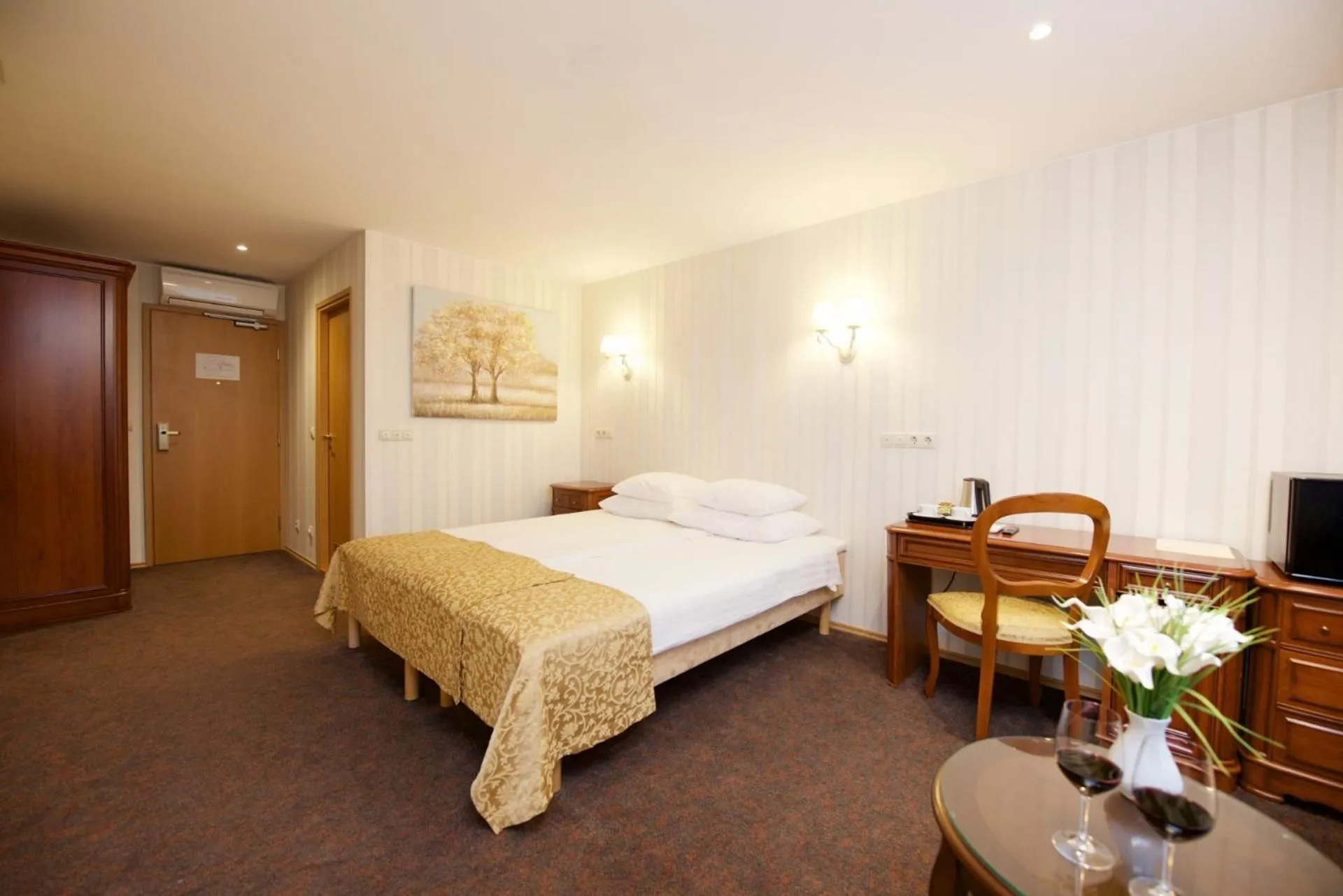 Standard Double Room in Villa Hotel Theresa