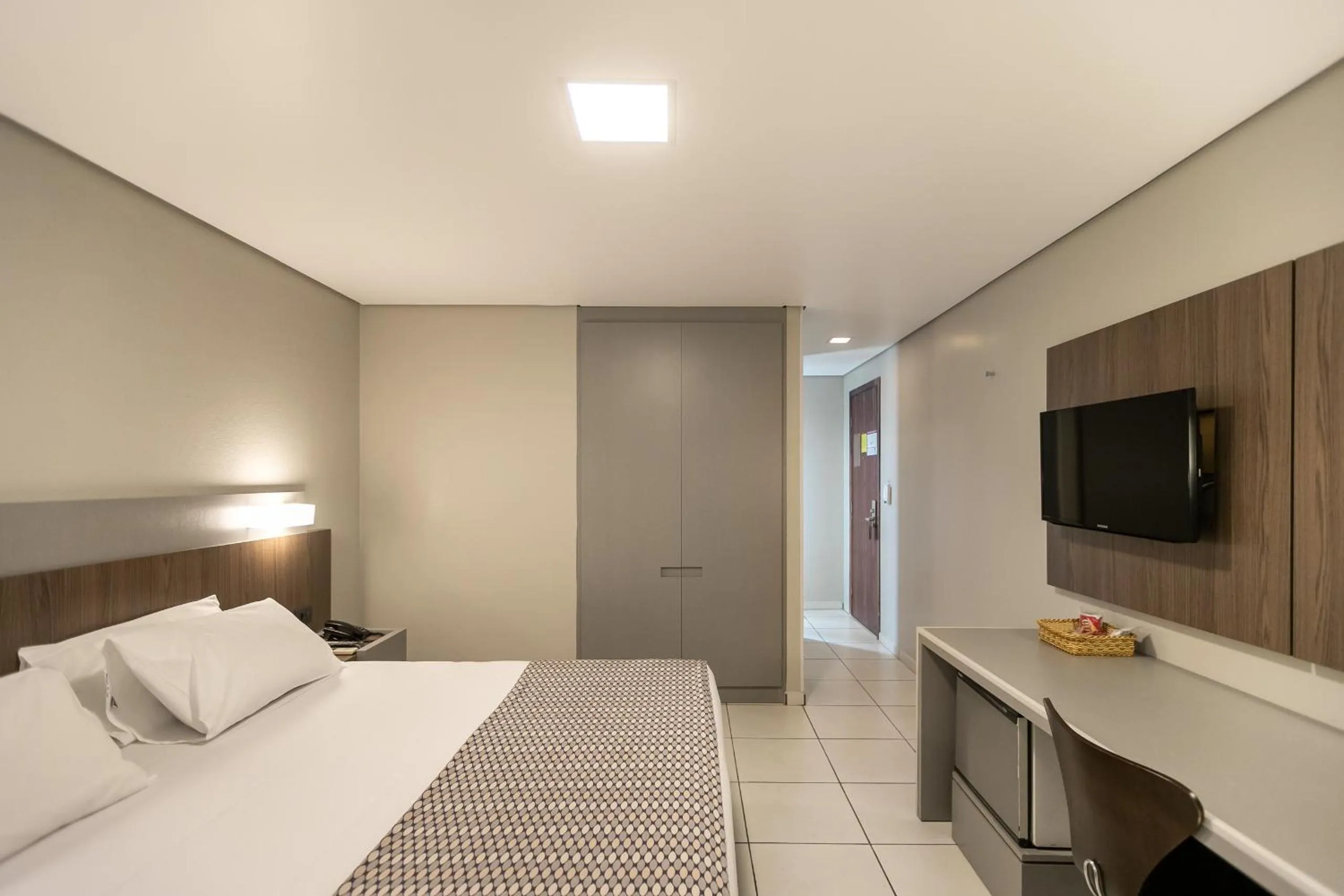 Deluxe Queen Room - single occupancy in Saint Emilion by Atlantica