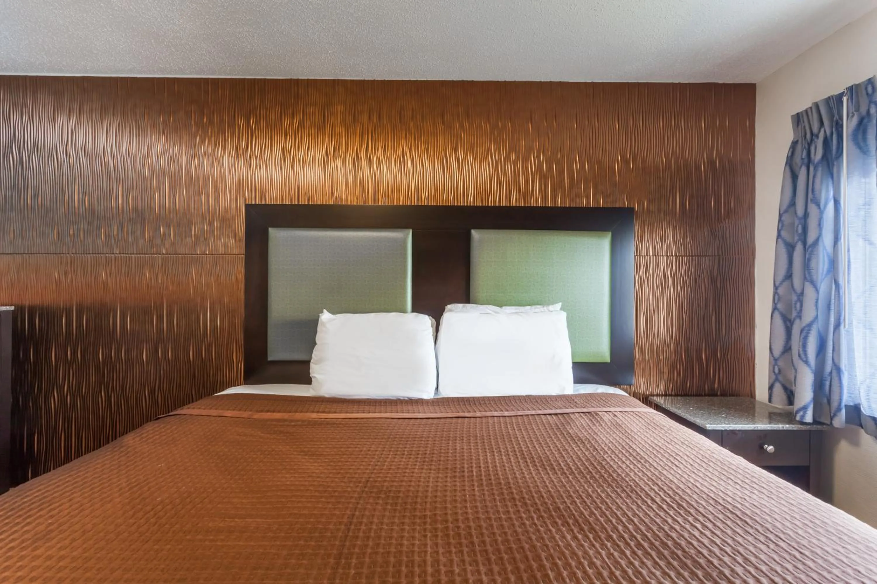 King Room - Smoking  in Travelodge by Wyndham South Hackensack