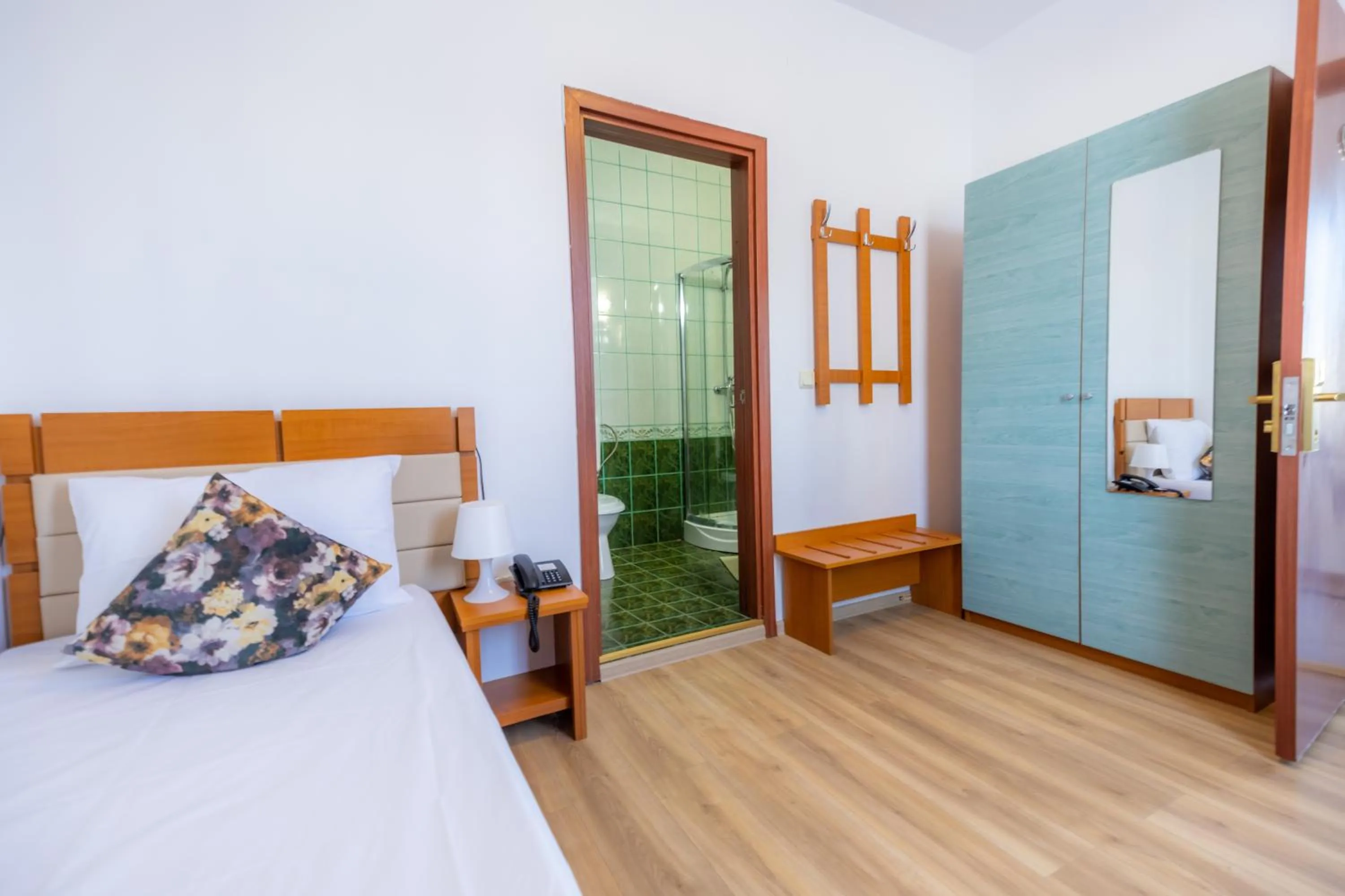 Classic Single Room - single occupancy in Hotel Sir Lujerului