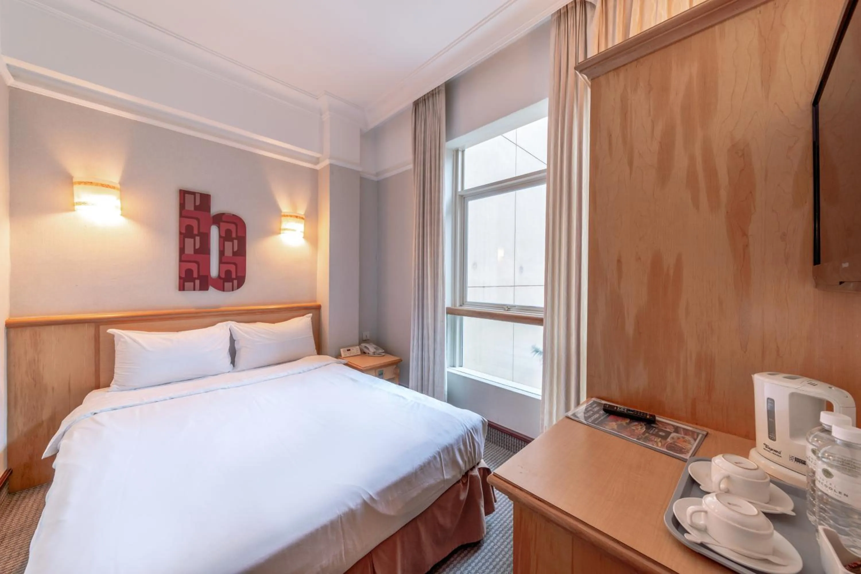 Standard Queen Room in Hotel Bencoolen Singapore