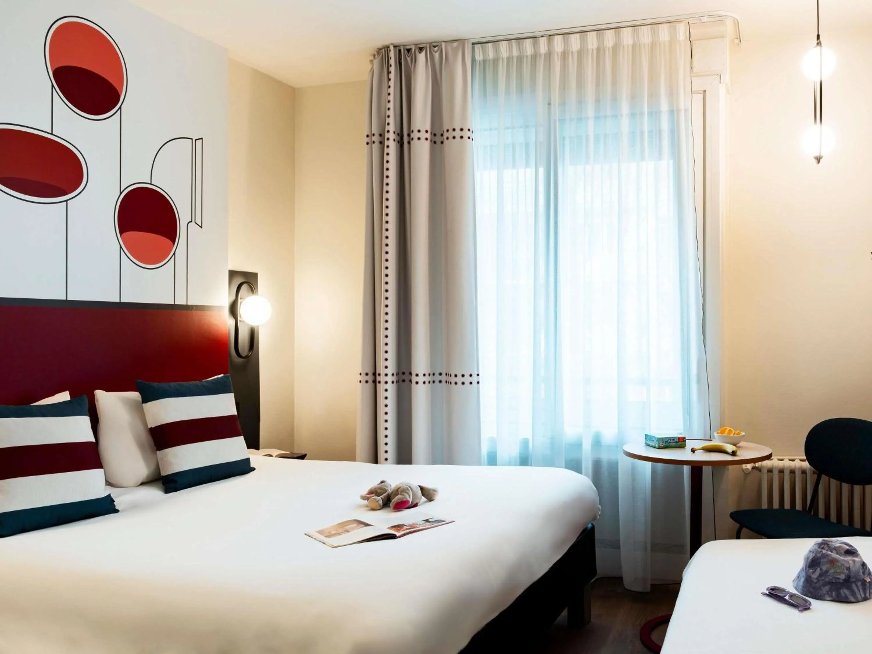 Family Room with double bed and sofa bed in Ibis Styles Rouen Centre Cathédrale