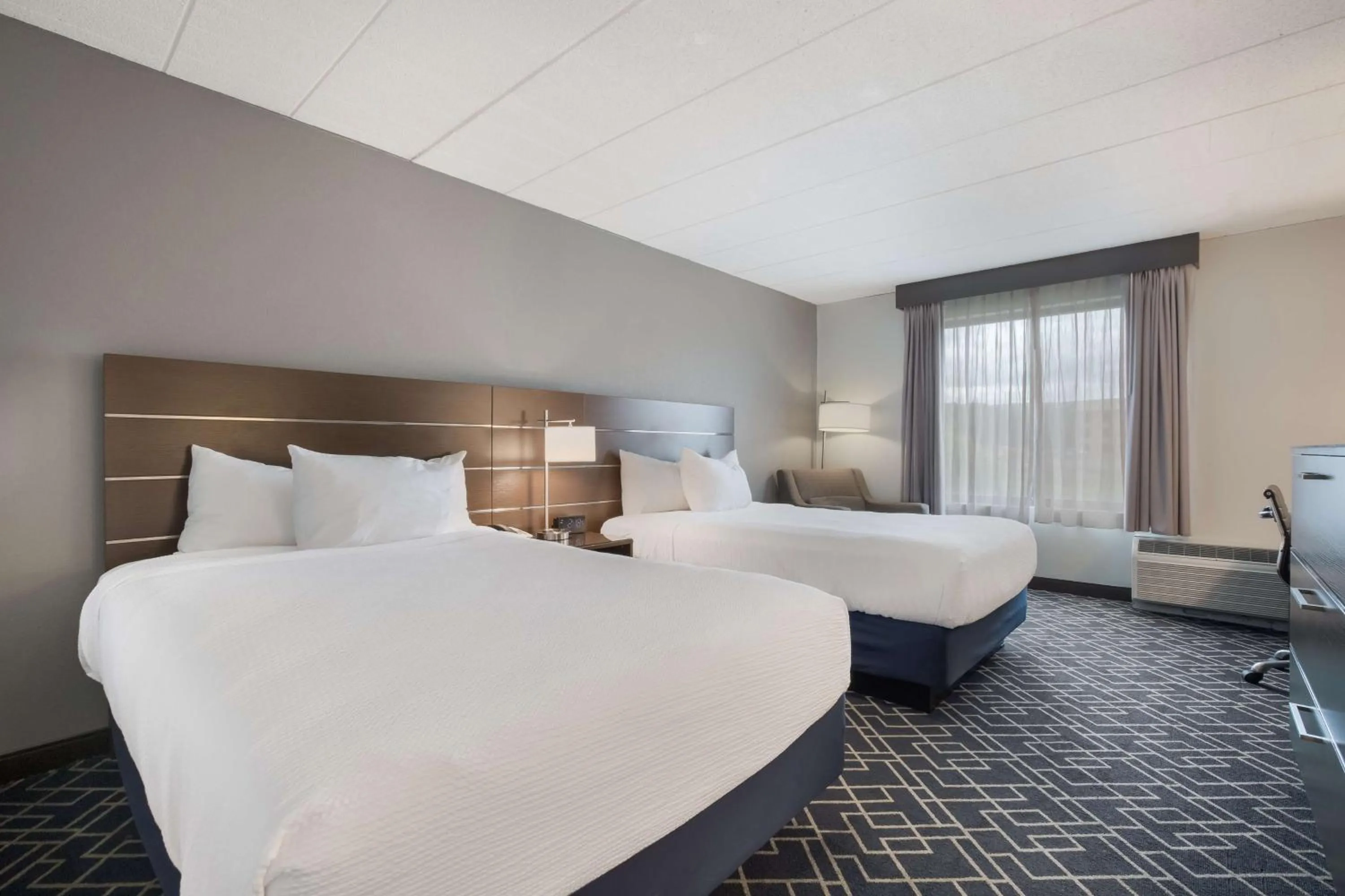 Double Room with Two Double Beds - Non-Smoking in Best Western Hunt's Landing Hotel Matamoras Milford