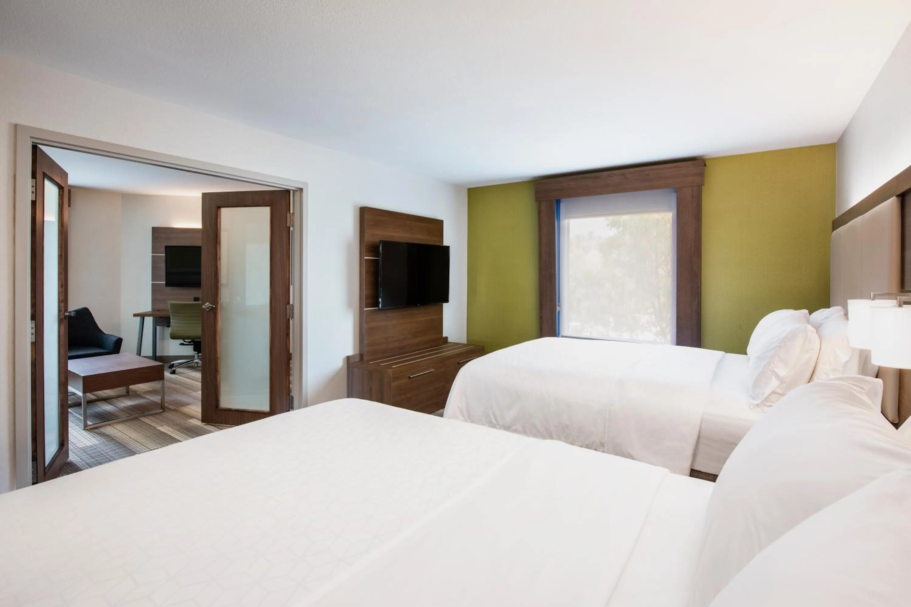 One-Bedroom Queen Suite in Holiday Inn Express Hotel & Suites Saskatoon by IHG