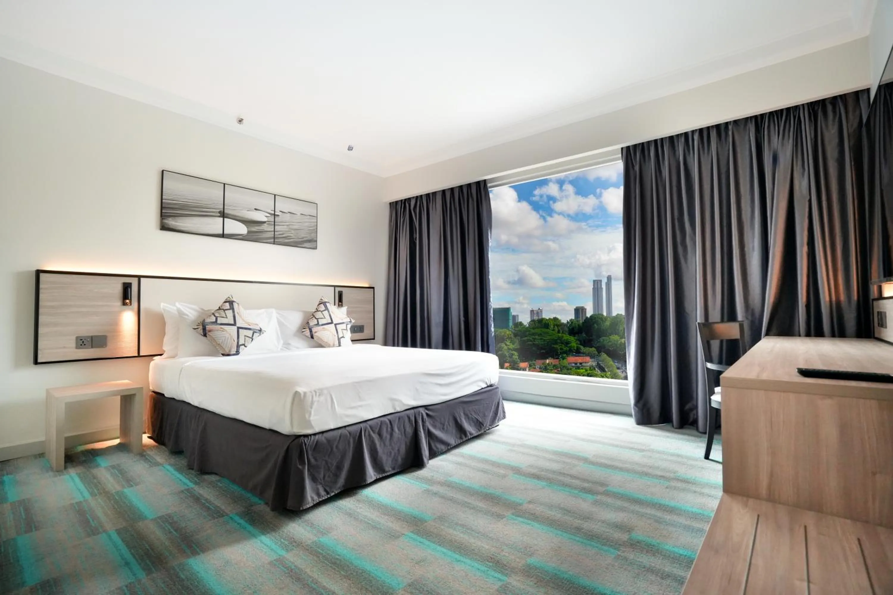Deluxe City View King(Newly Renovated) in Thistle Johor Bahru