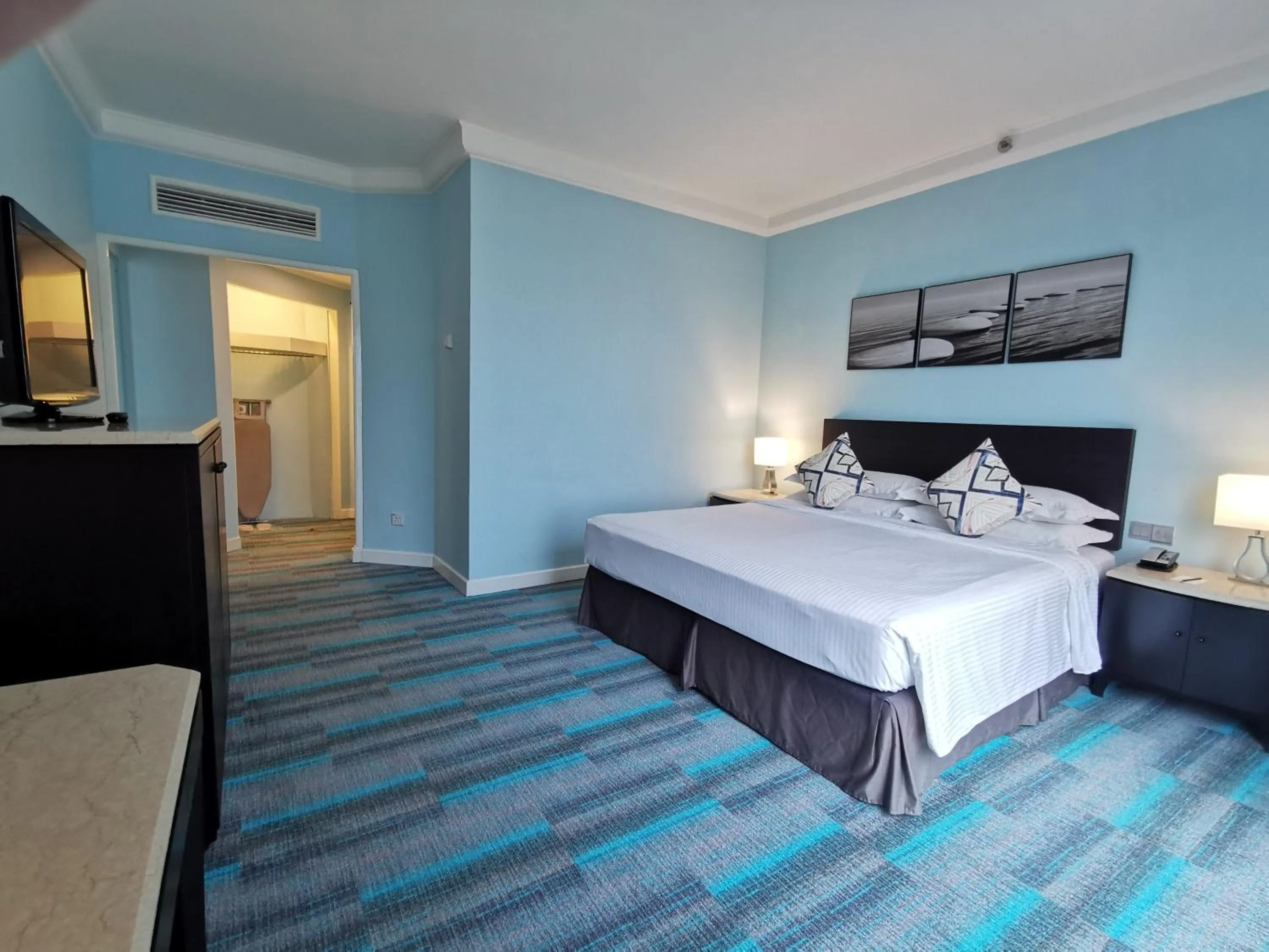 Deluxe King Room in Thistle Johor Bahru