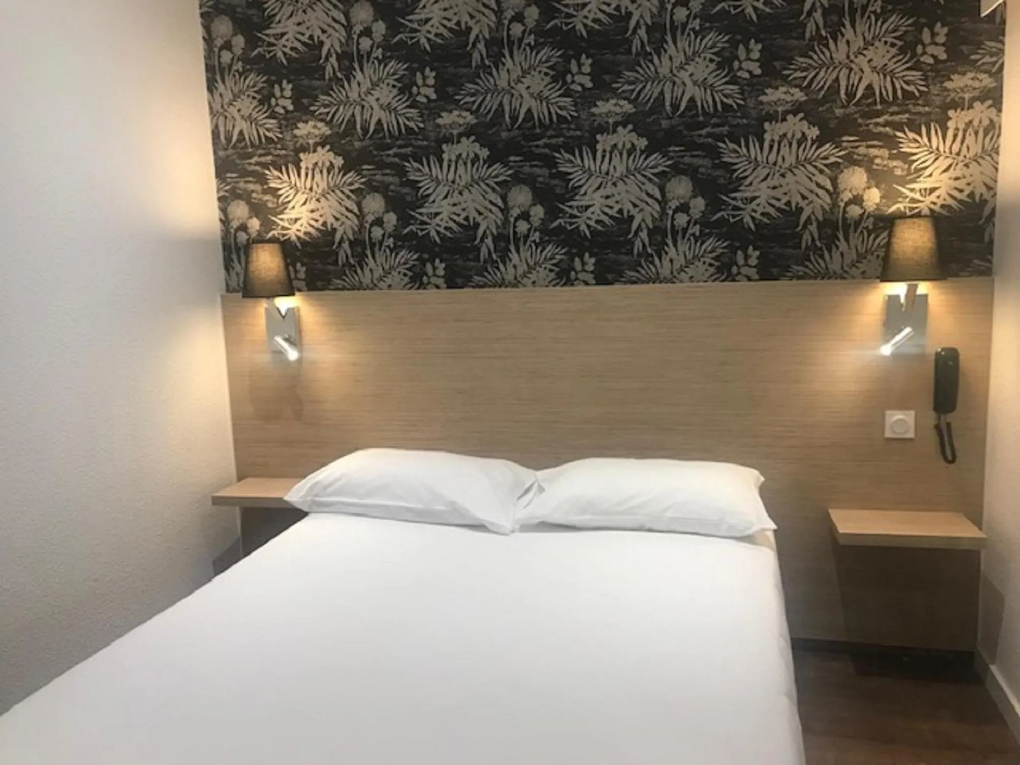 Double Room - single occupancy in Hotel de Bordeaux