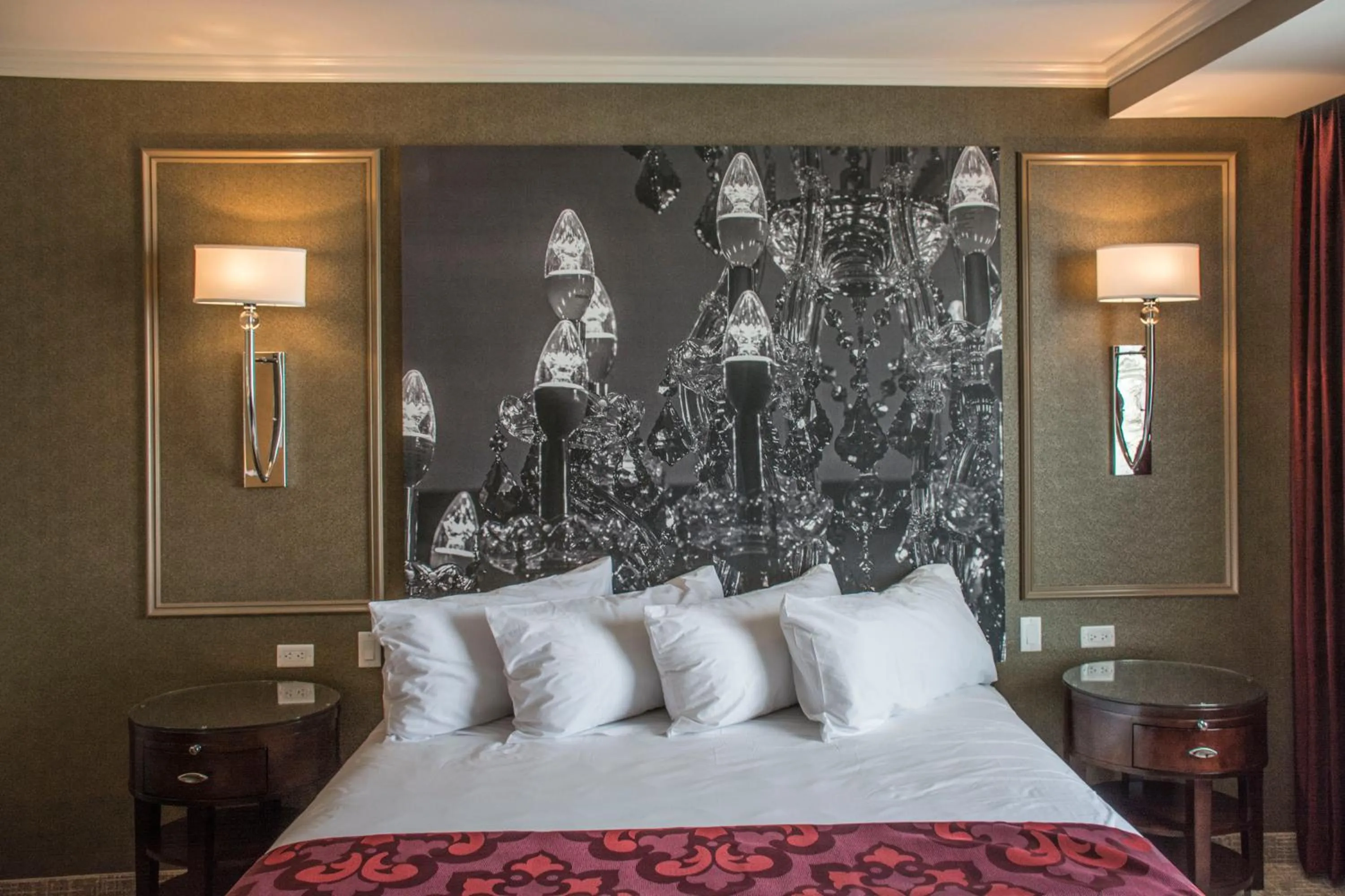 Deluxe King Studio in The Delavan Hotel