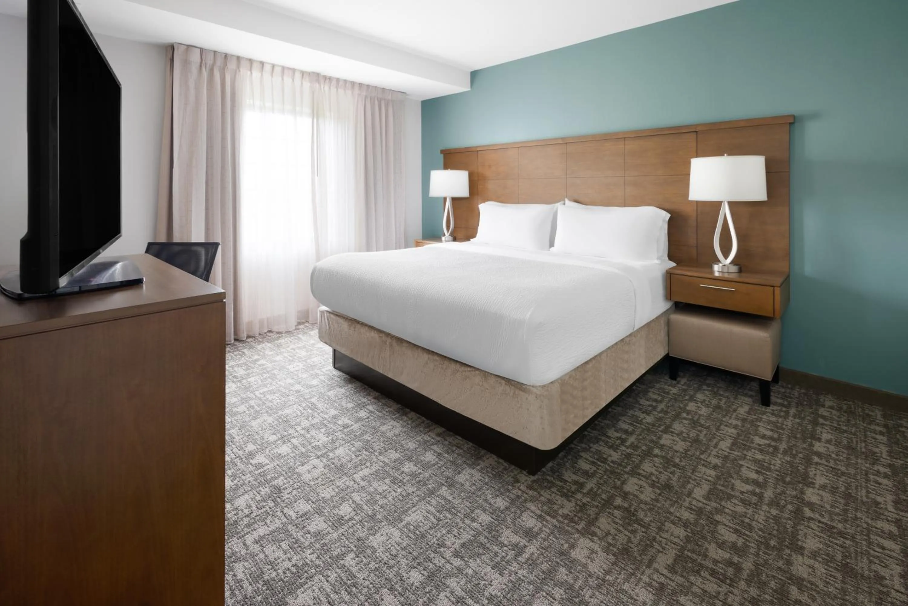 Queen Studio - Disability Access in Staybridge Suites Harrisburg-Hershey by IHG