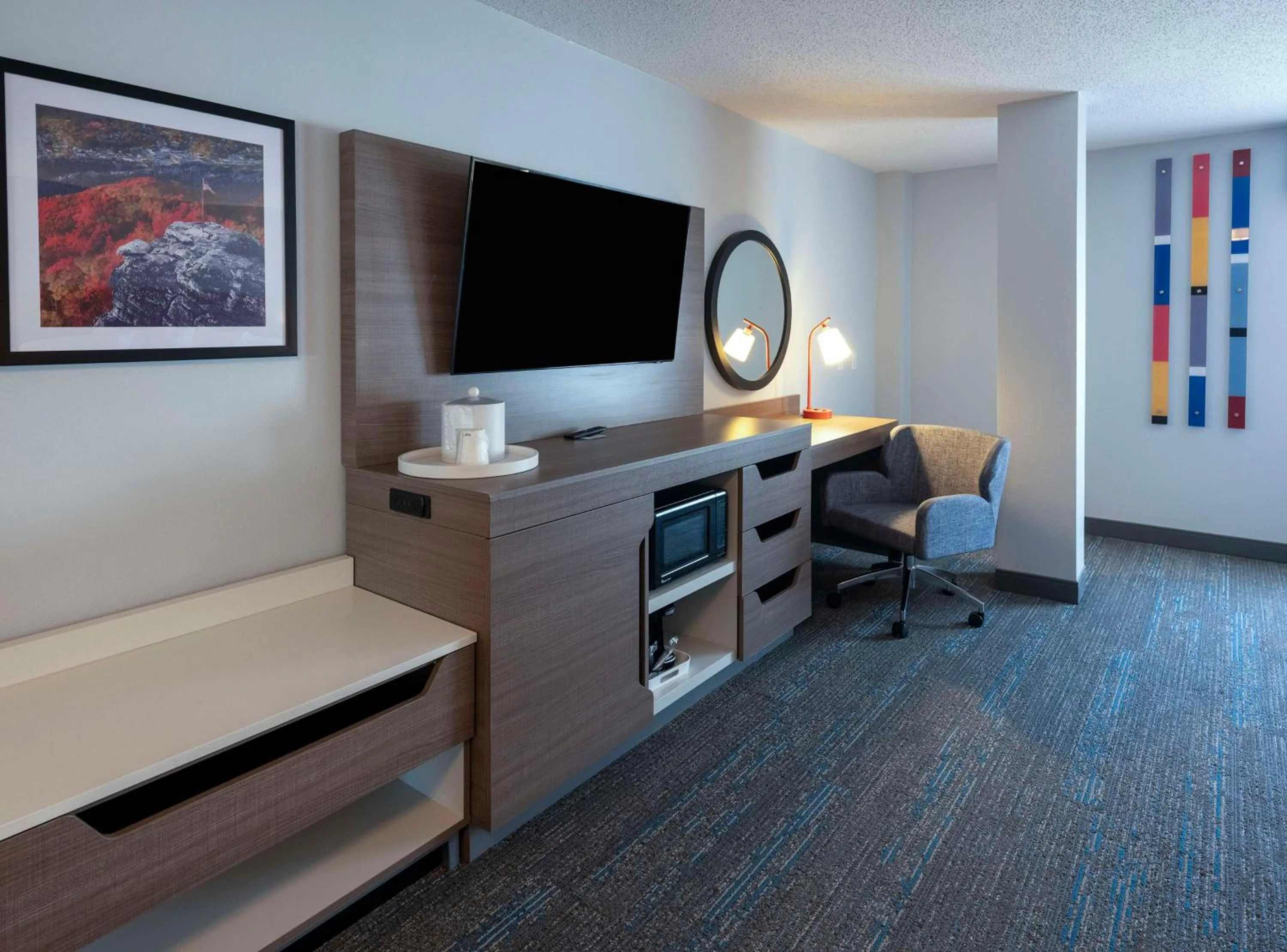 King Room with Sofa Bed in Hampton Inn Norton, Va