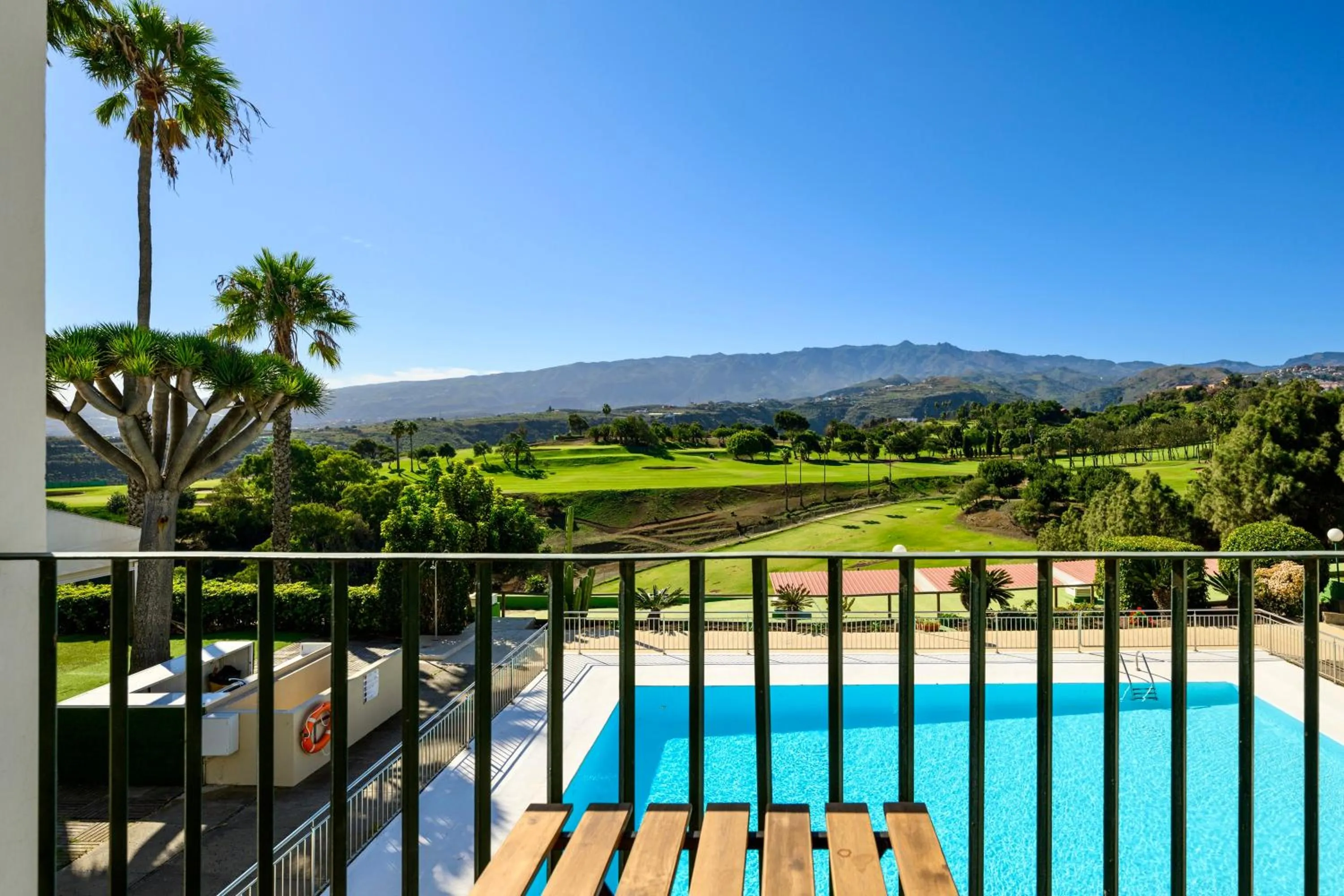 Twin Room with Balcony in Bandama Golf Hotel by Airnest