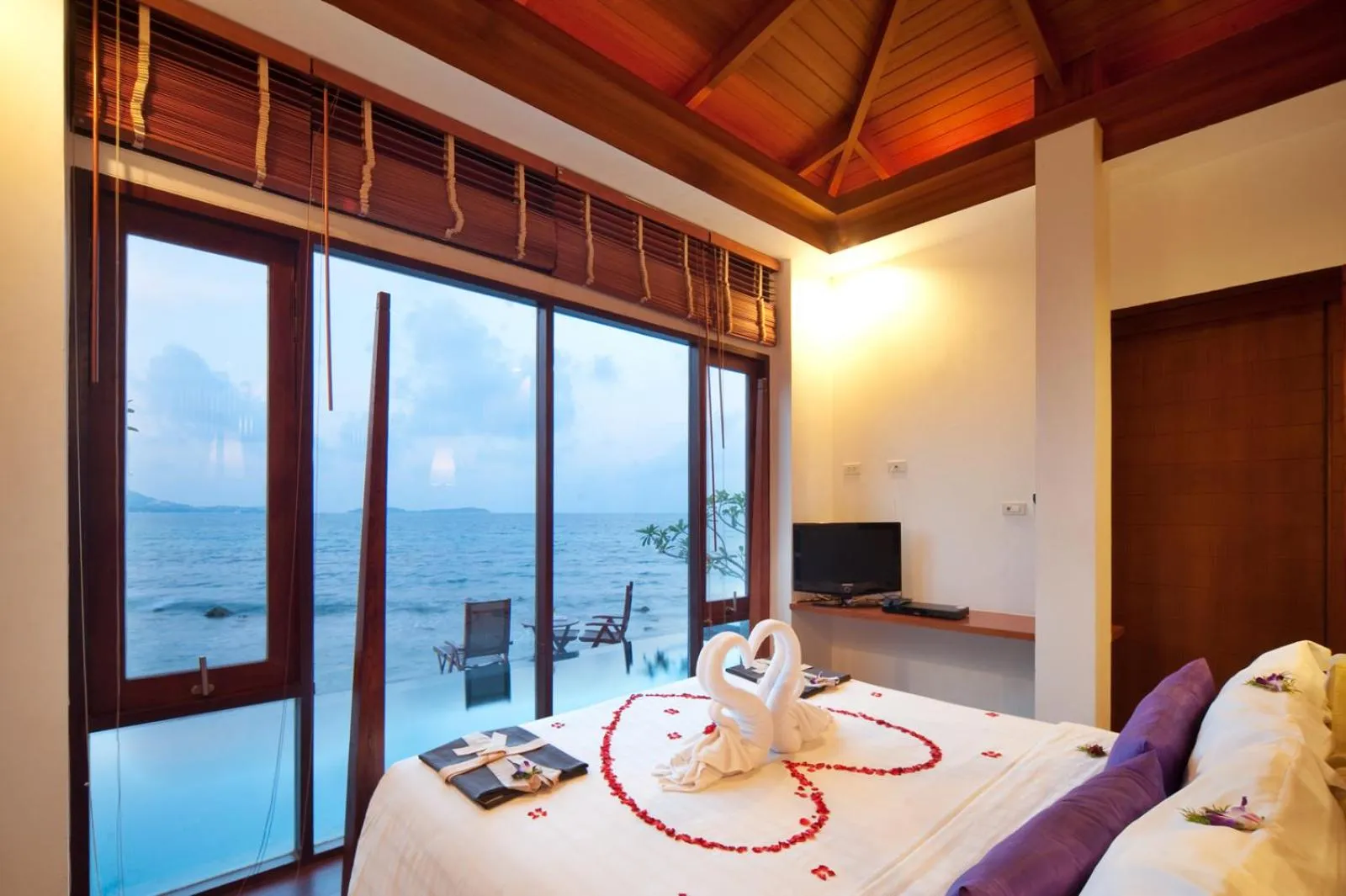 Sea Front Villa with Private Pool in The Sarann Koh Samui, Suites & Villas
