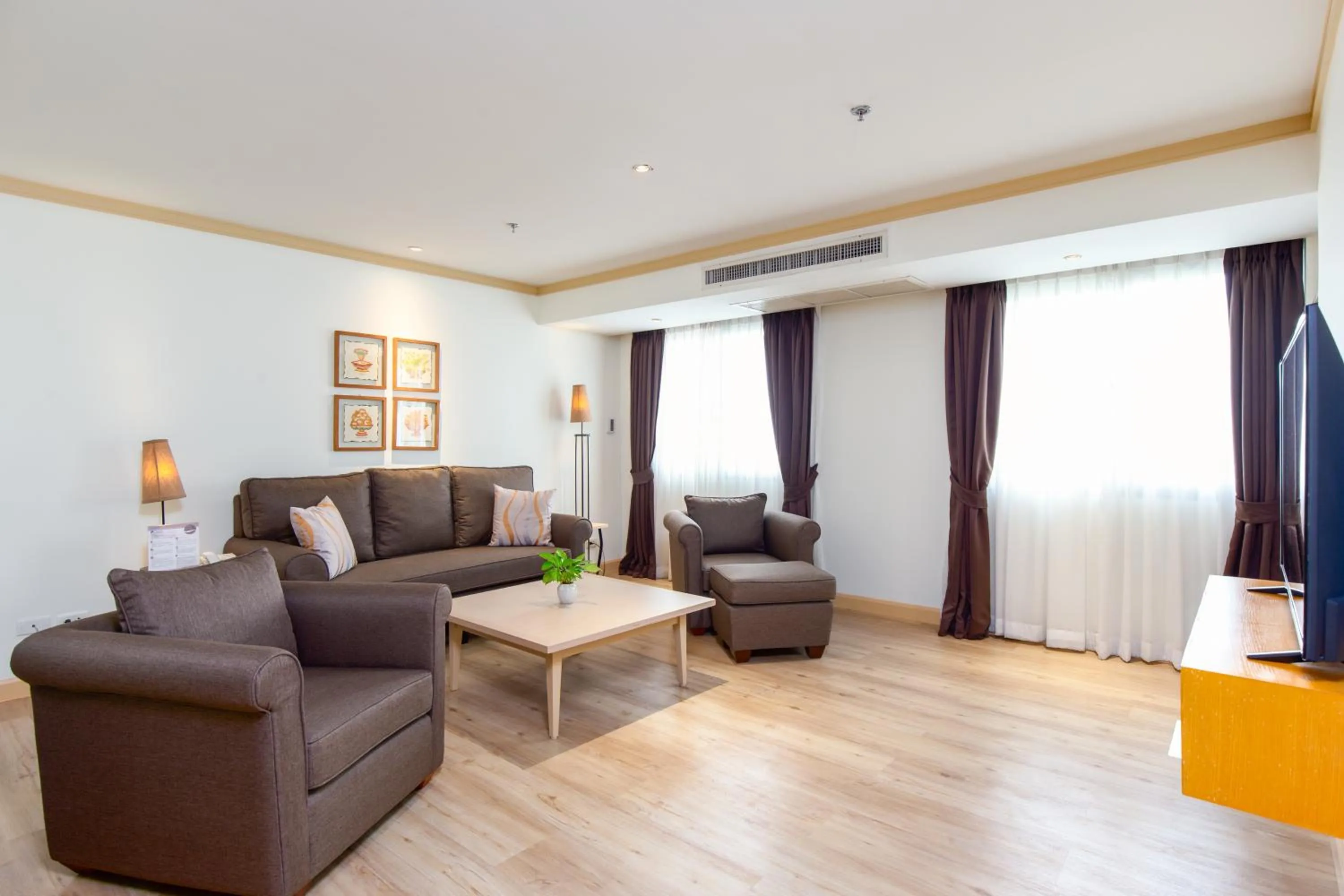 Two Bed room Deluxe in Riverfront Bangkok