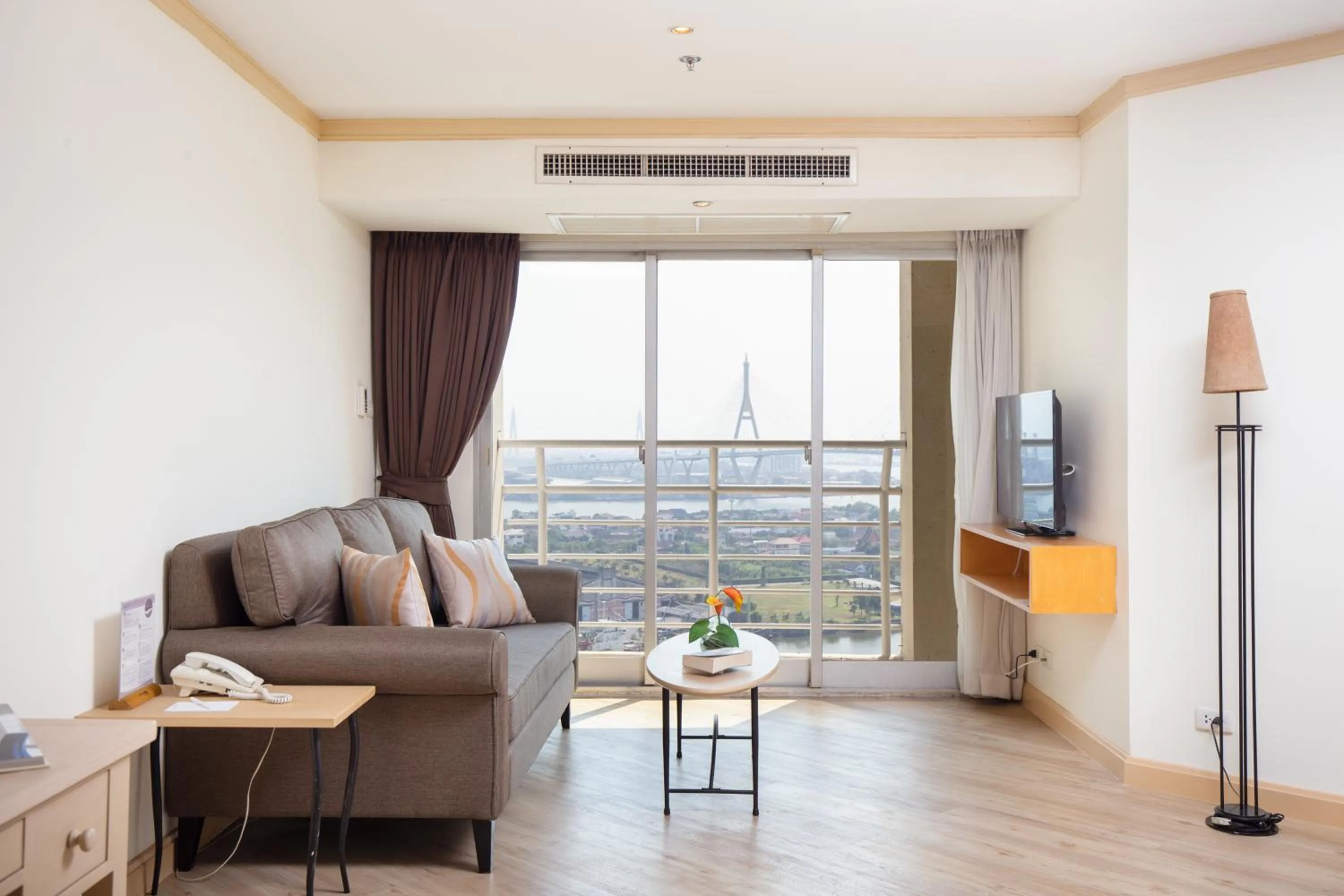 One Bedroom Deluxe in Riverfront Bangkok