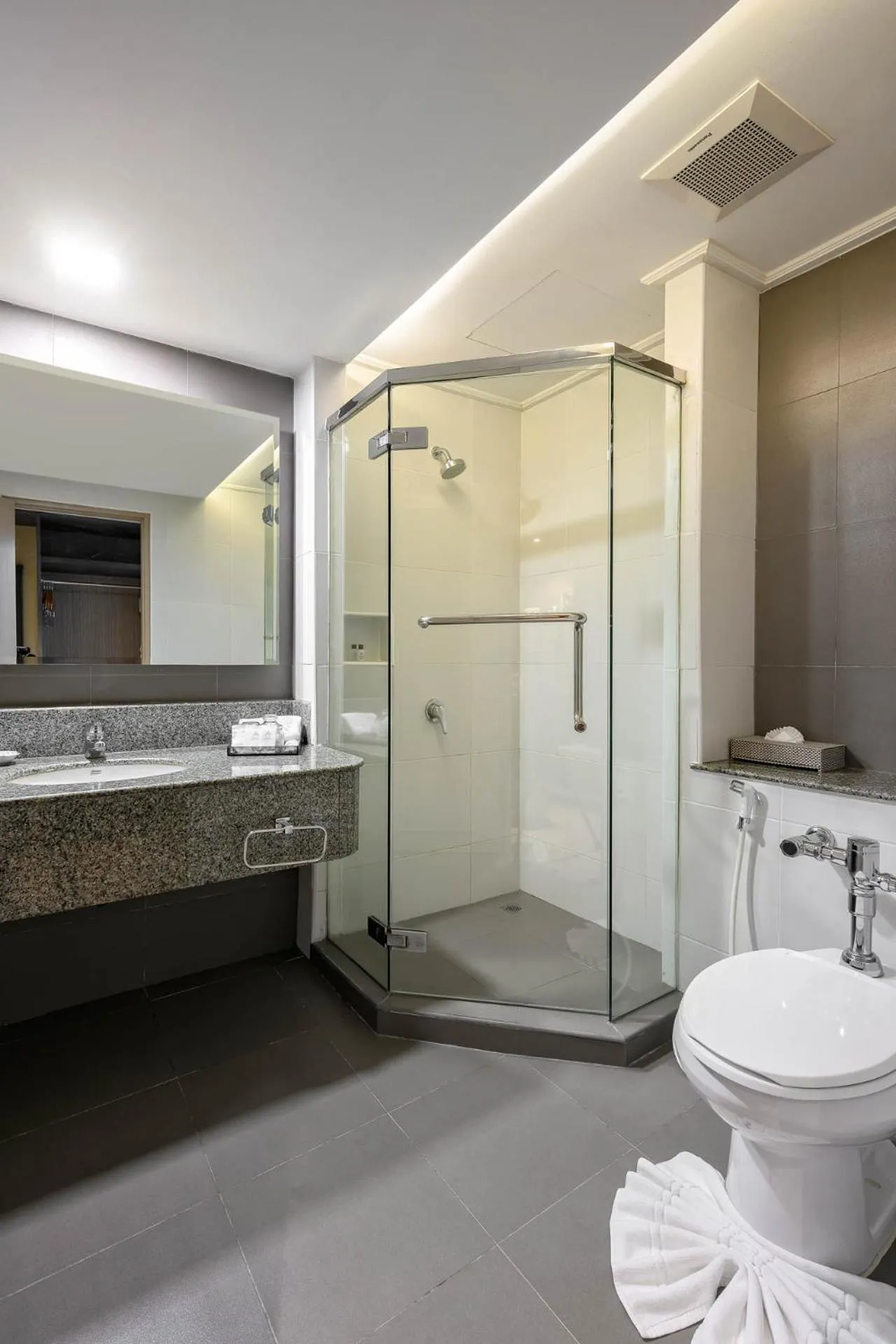 Deluxe 2-Bedrooms in Amora Beach Resort Phuket