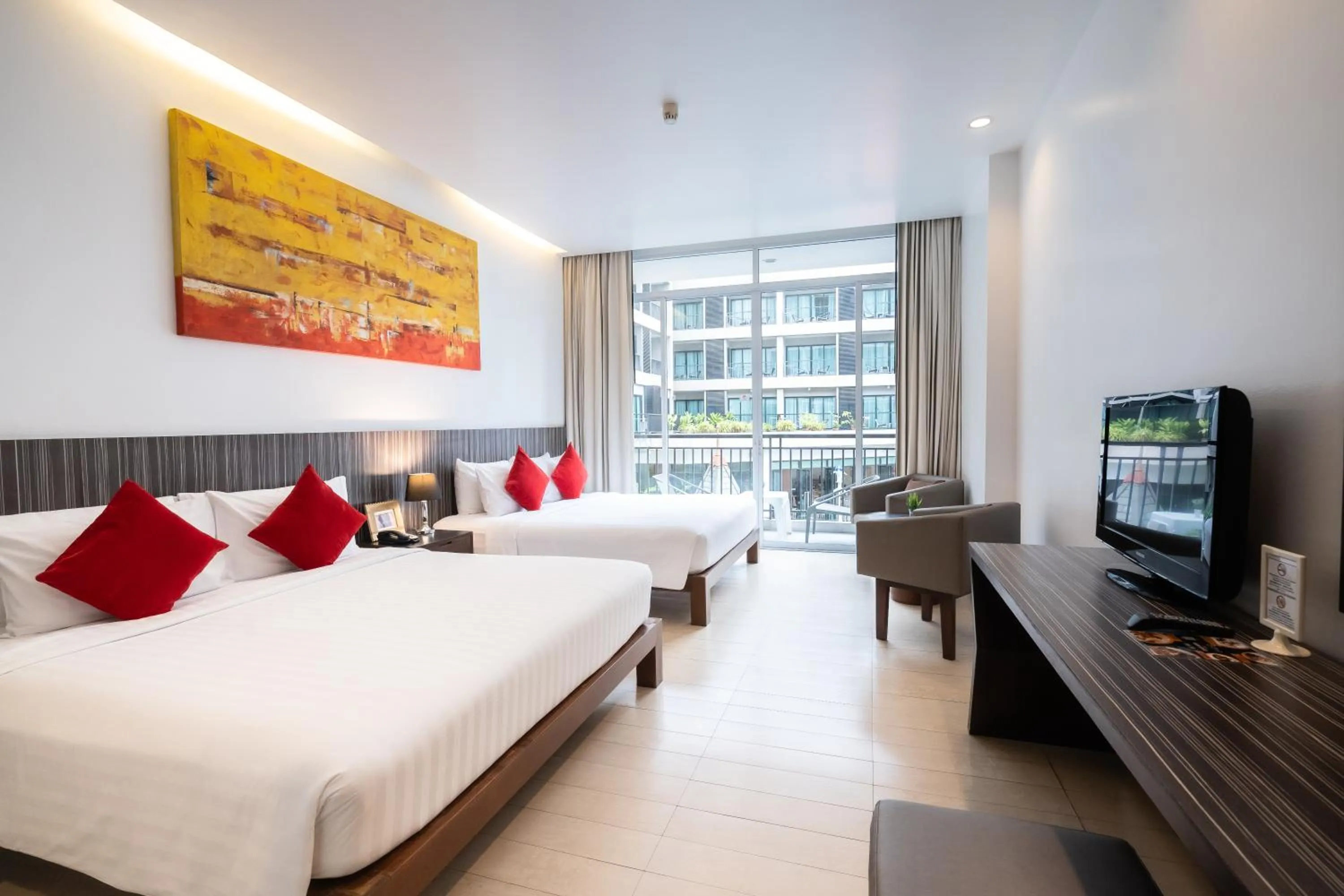 Deluxe Quadruple Room in Hotel J Pattaya