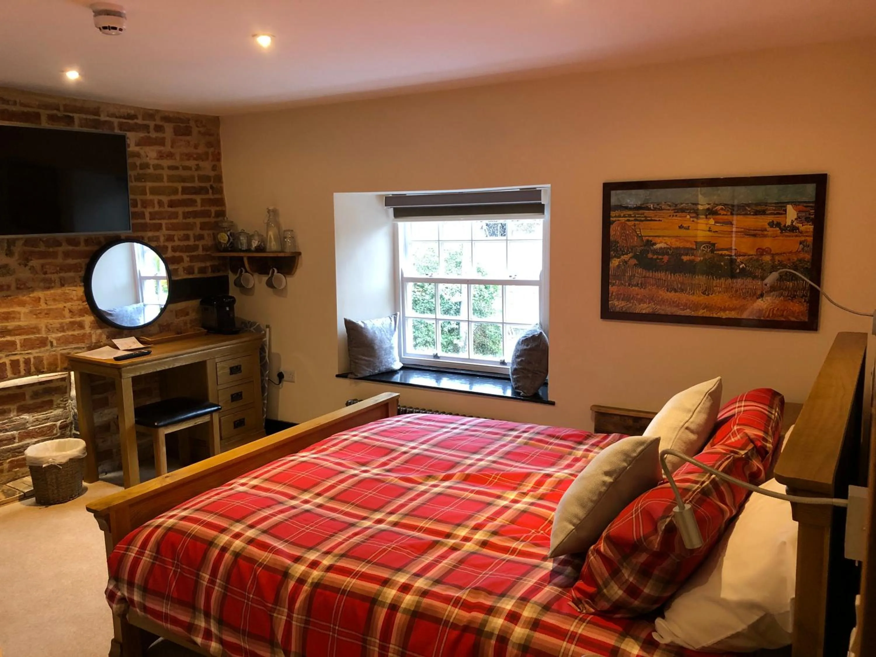 Deluxe Double Room with Shower - single occupancy in The White Hart