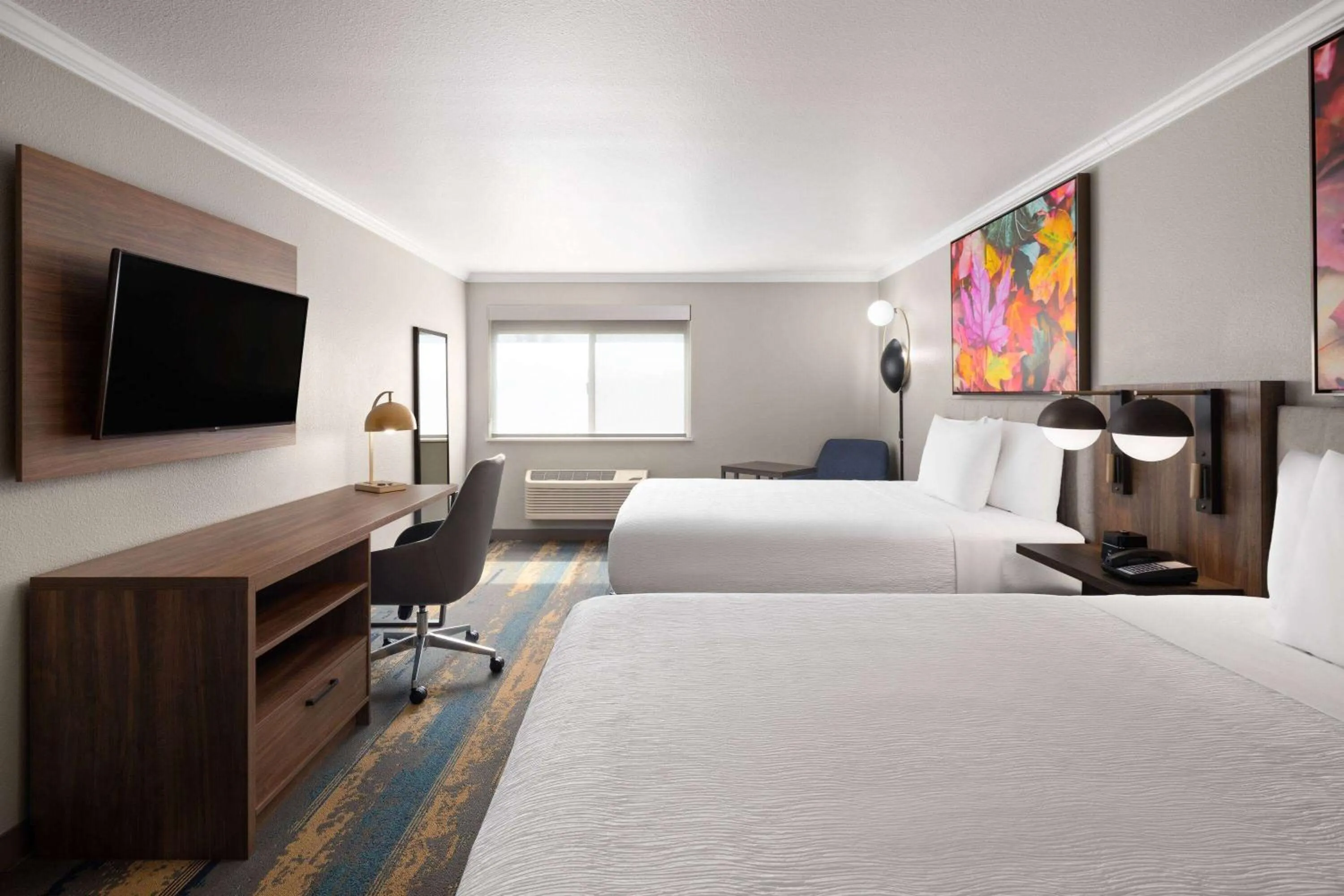 Queen Room with Two Queen Beds - Non-Smoking in La Quinta Inn & Suites by Wyndham Yakima Downtown