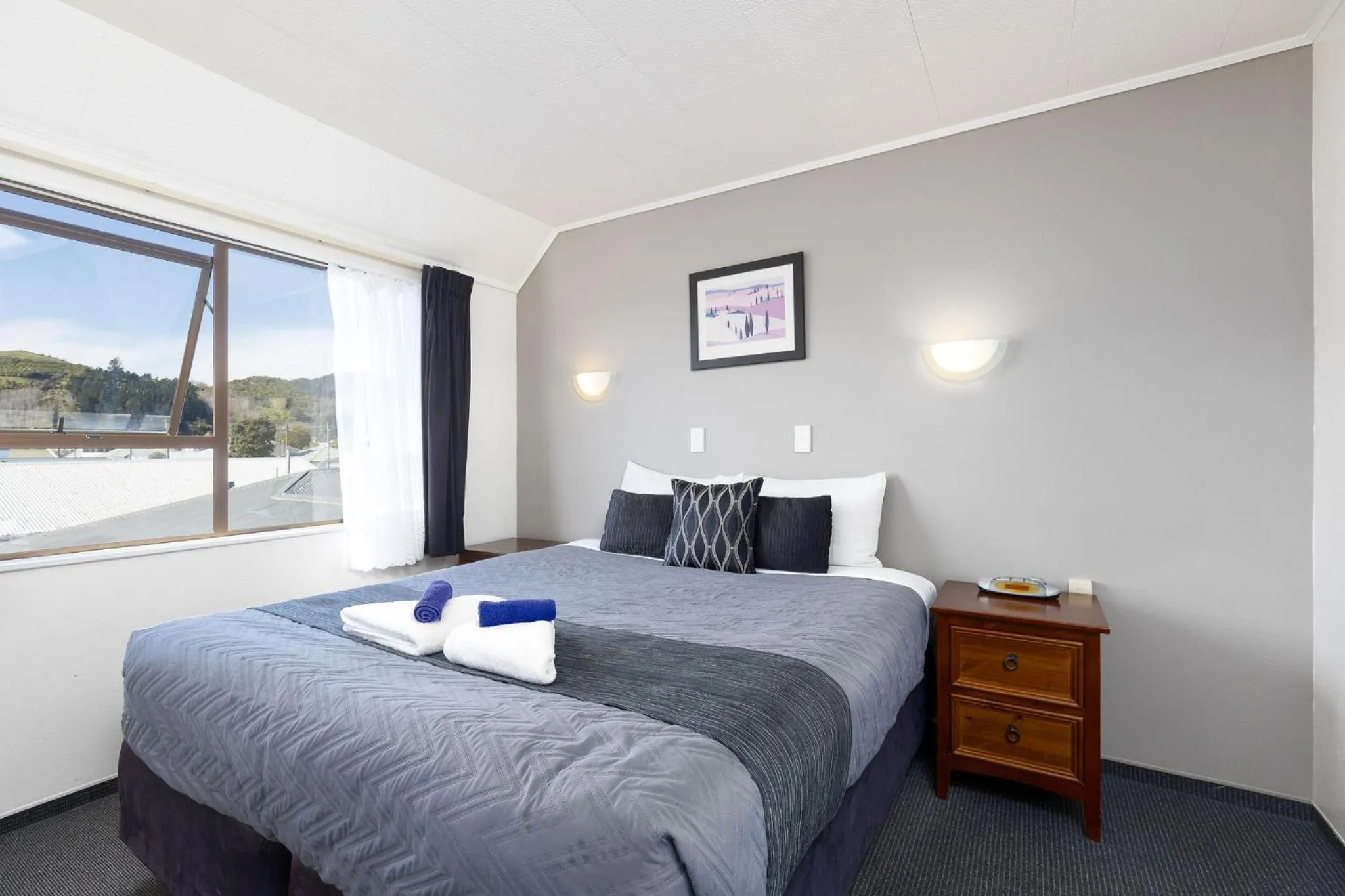 One-Bedroom Apartment in Kings Gate Motel