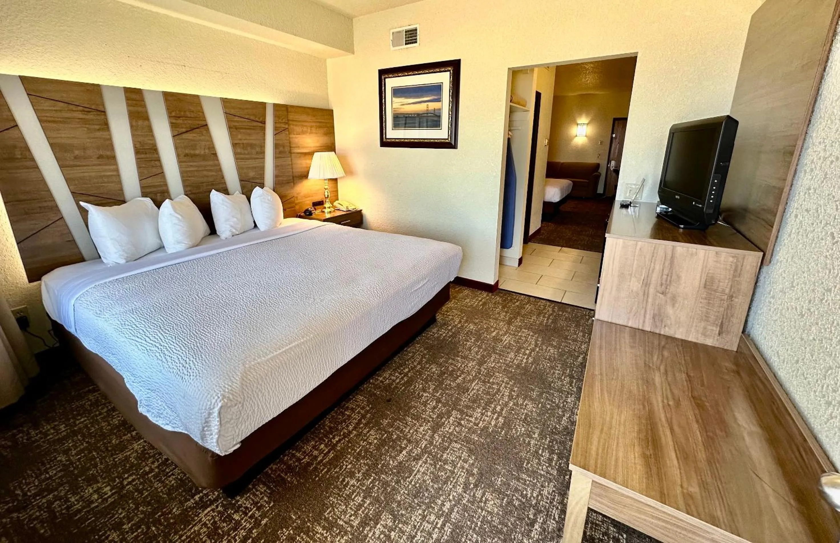 Deluxe Room in Mackinaw Beach and Bay Inn & Suites