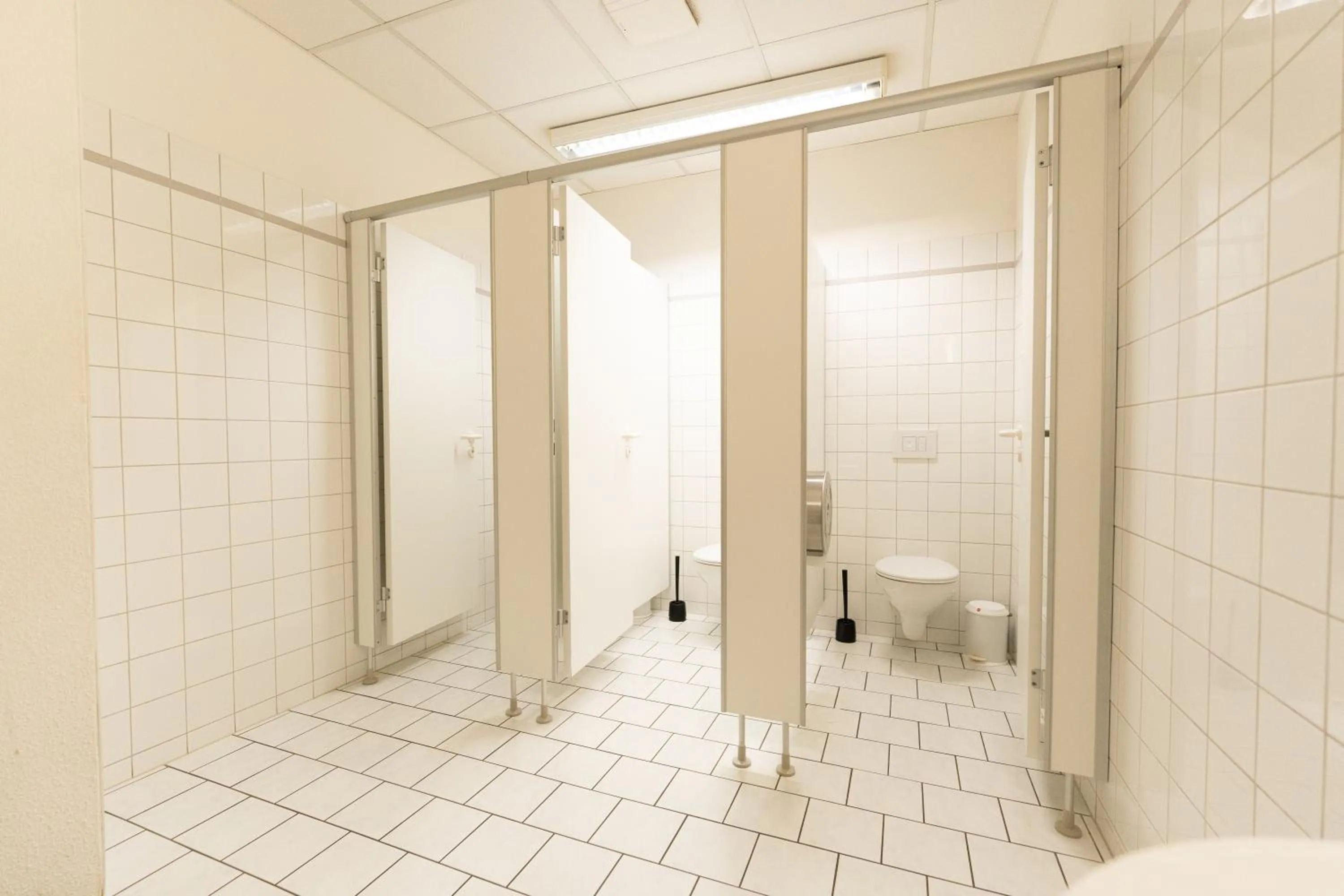 Single Bed in 6 Mixed Dormitory Room in Industriepalast Berlin