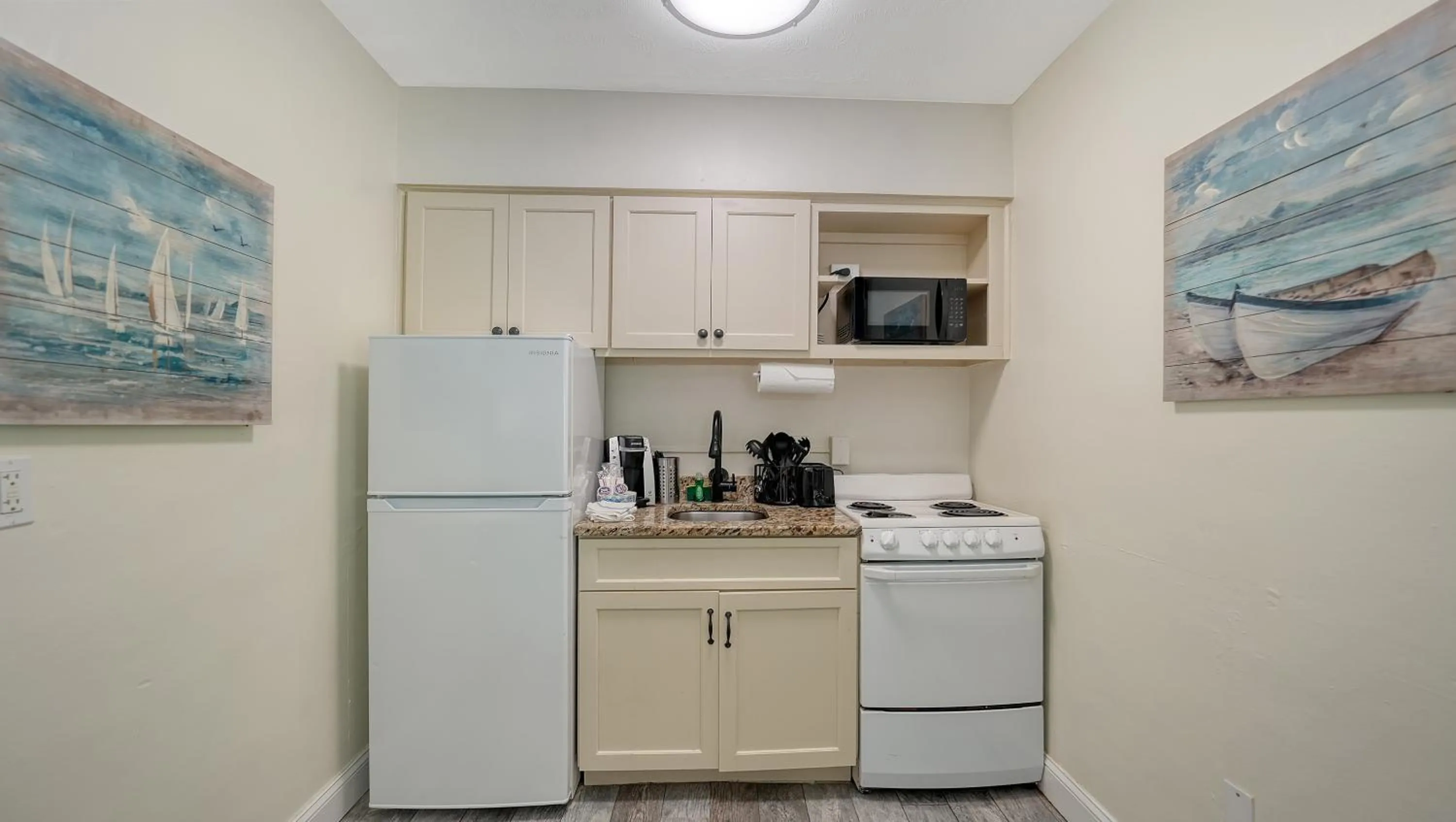 Siesta Courtyard Suites in Siesta Key Palms Resort