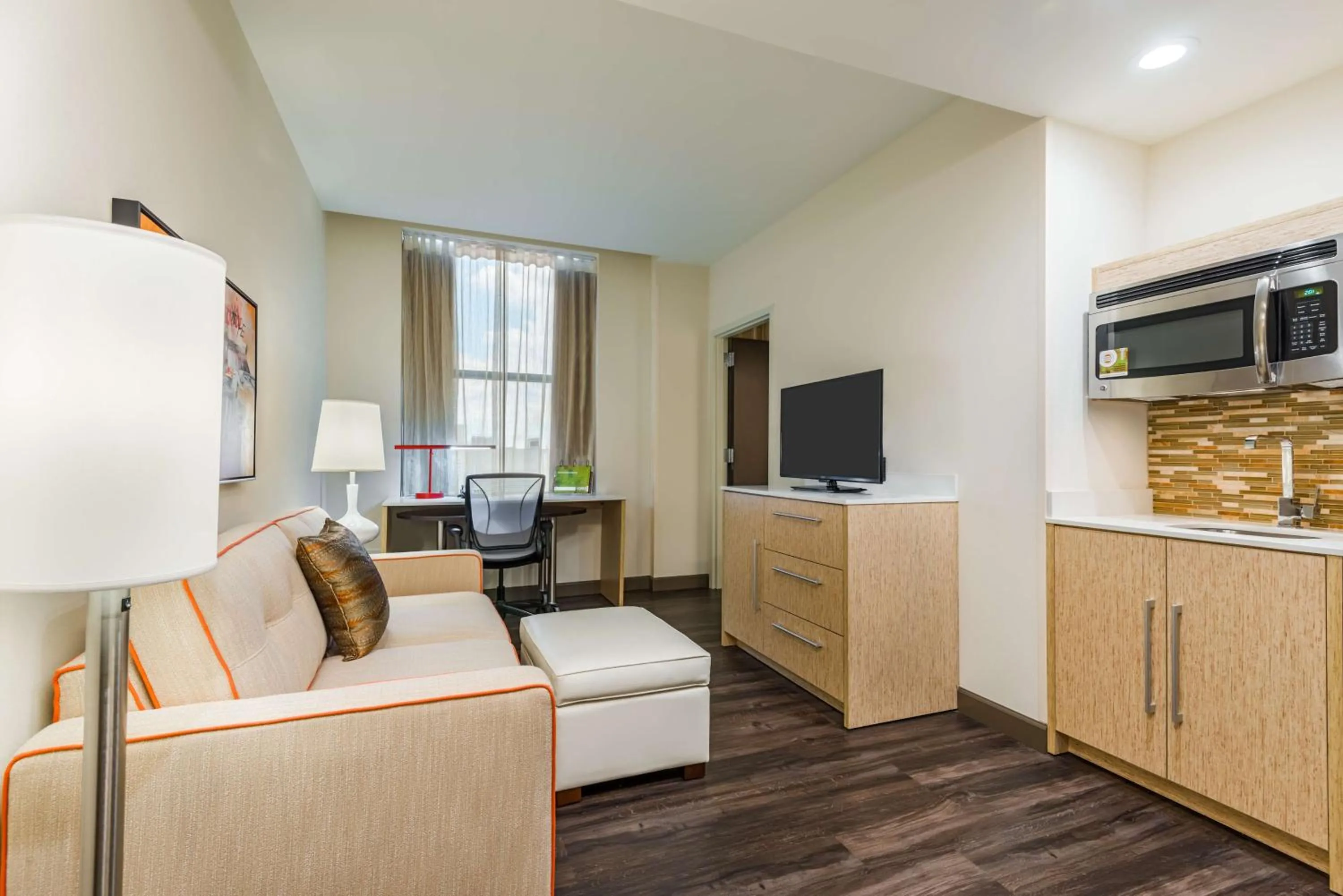 Queen Suite in Home2 Suites by Hilton Atlanta Downtown