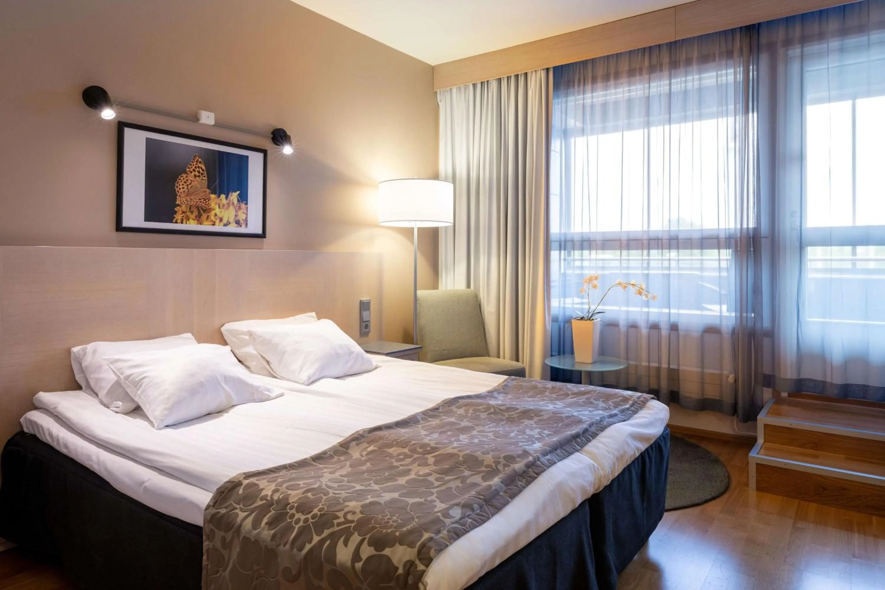 Superior King with Balcony in Scandic Seinäjoki
