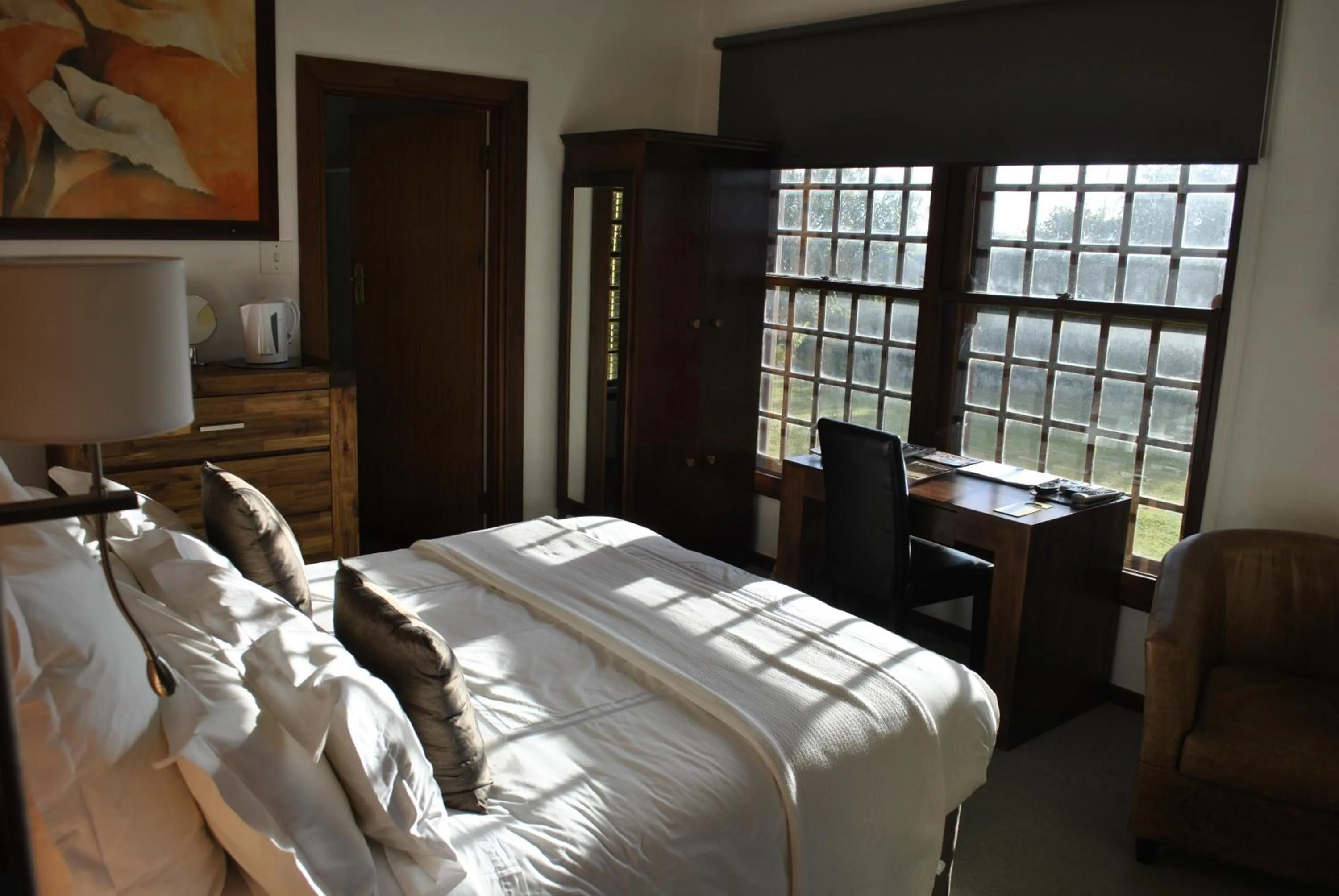 Double Room with Garden View - single occupancy in Cotswold House