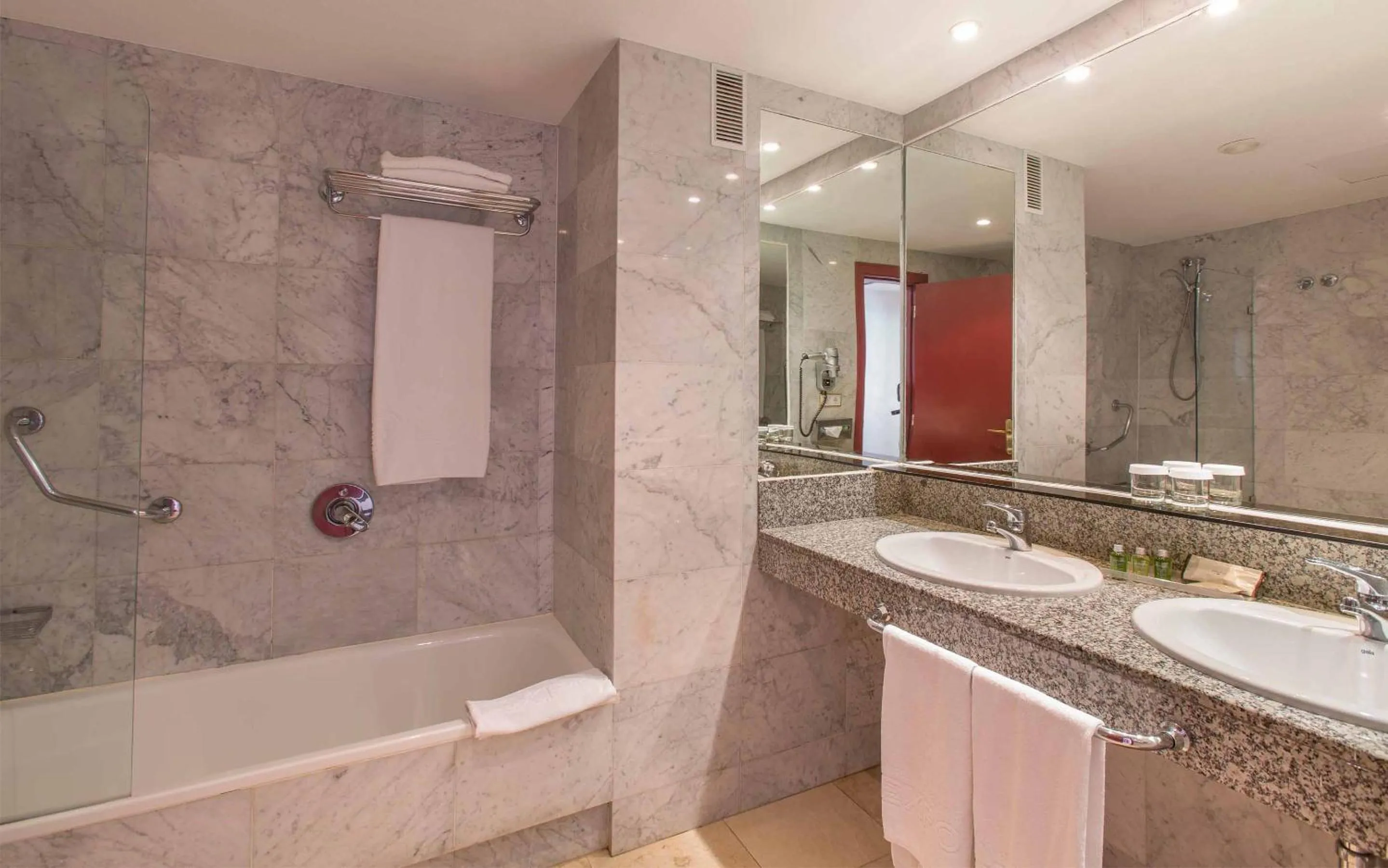 Twin Room with Sea View in Hotel Cleopatra Palace