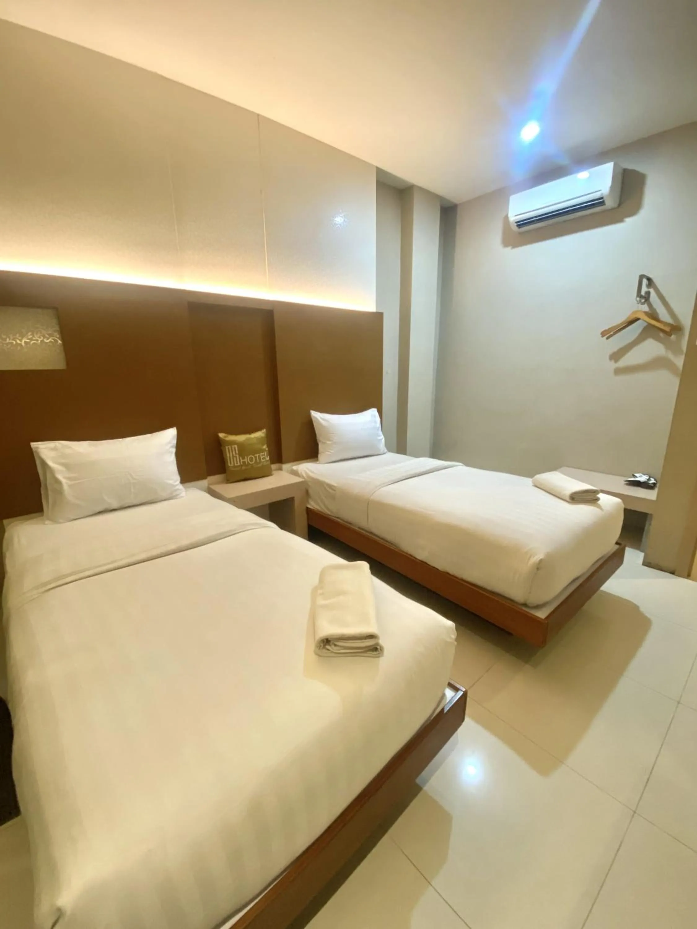 Superior Twin Room in OS Hotel Airport Batam