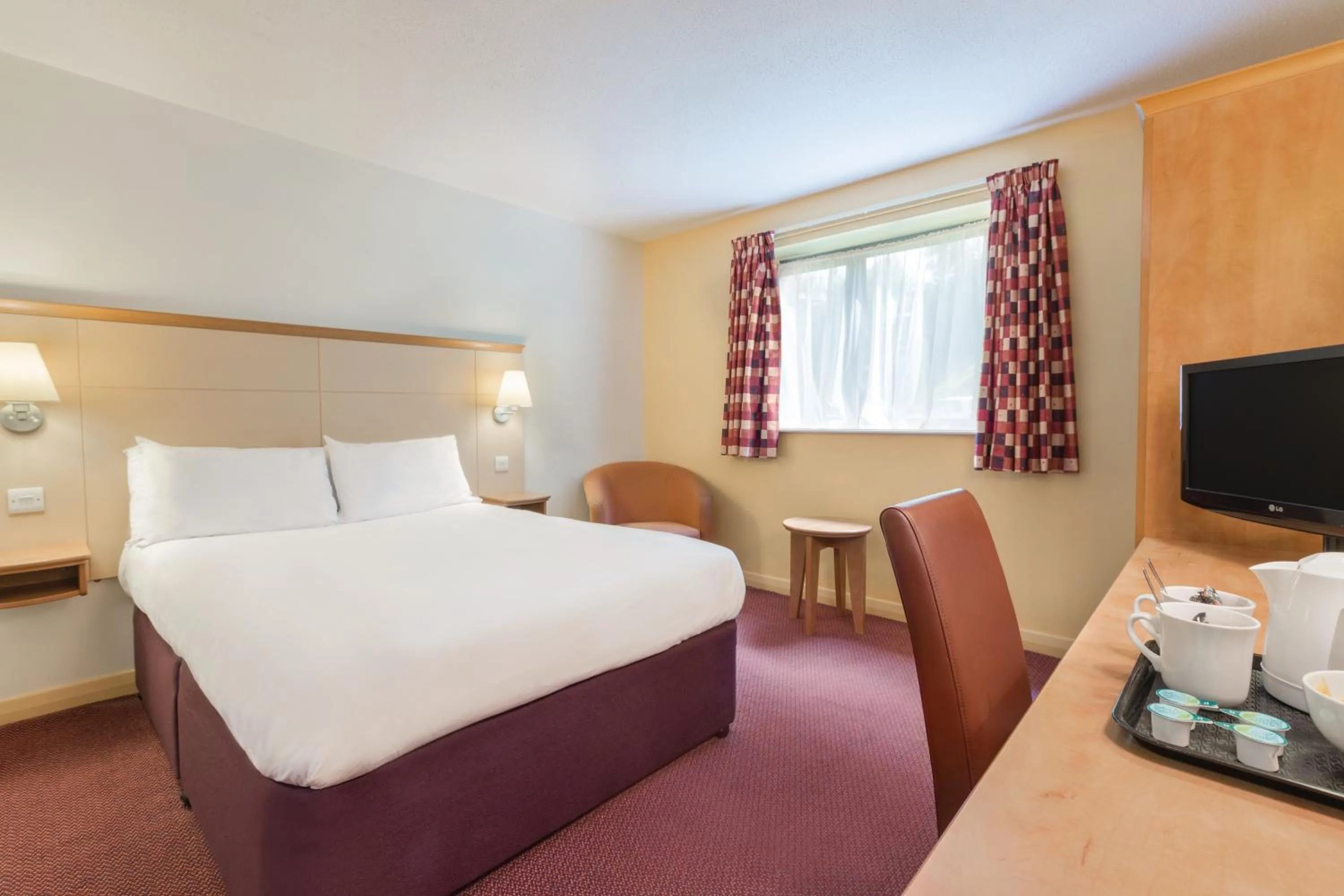 Double Room - Disability Access in Days Inn Winchester