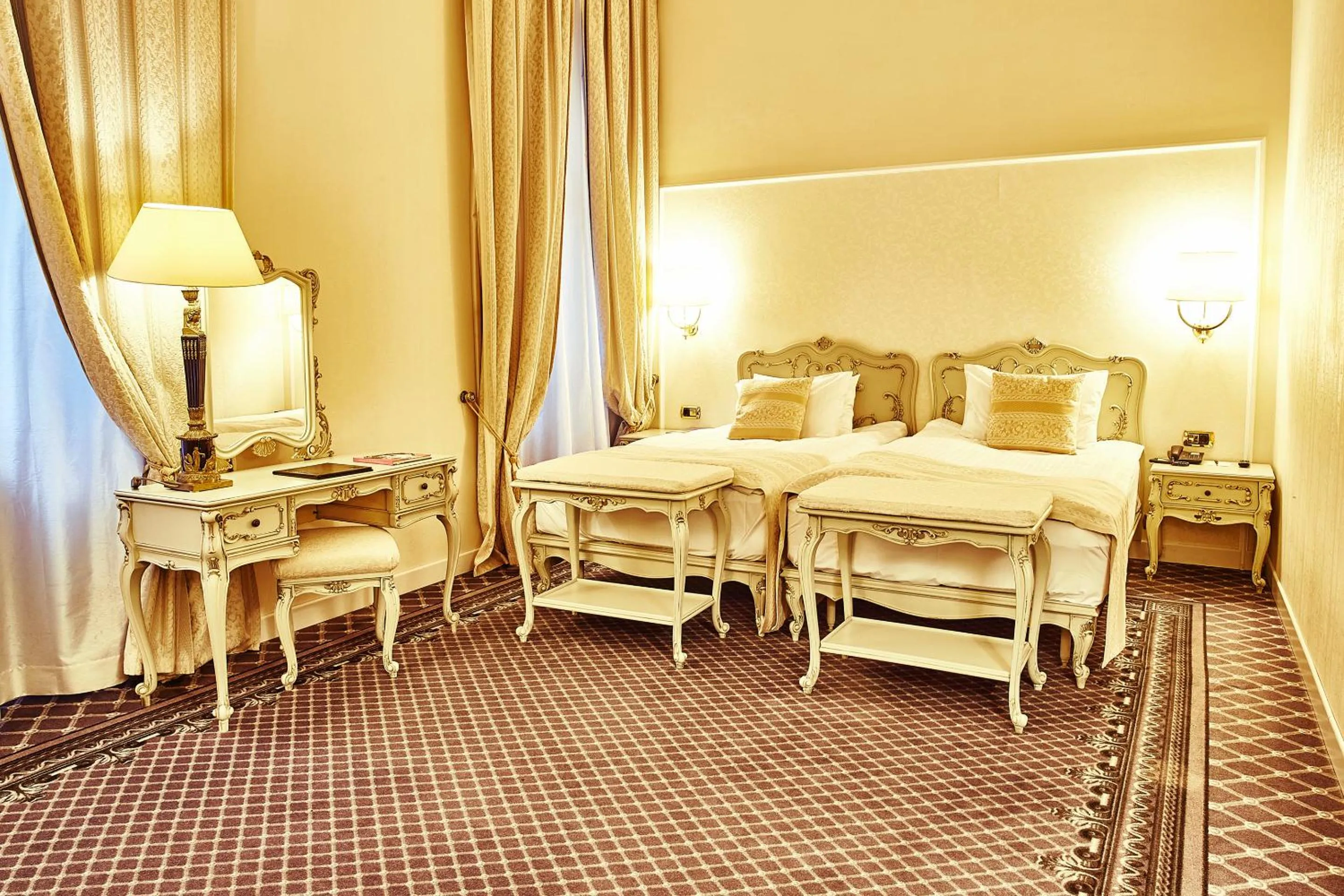 Standard Twin Room in Grand Hotel Continental Bucuresti