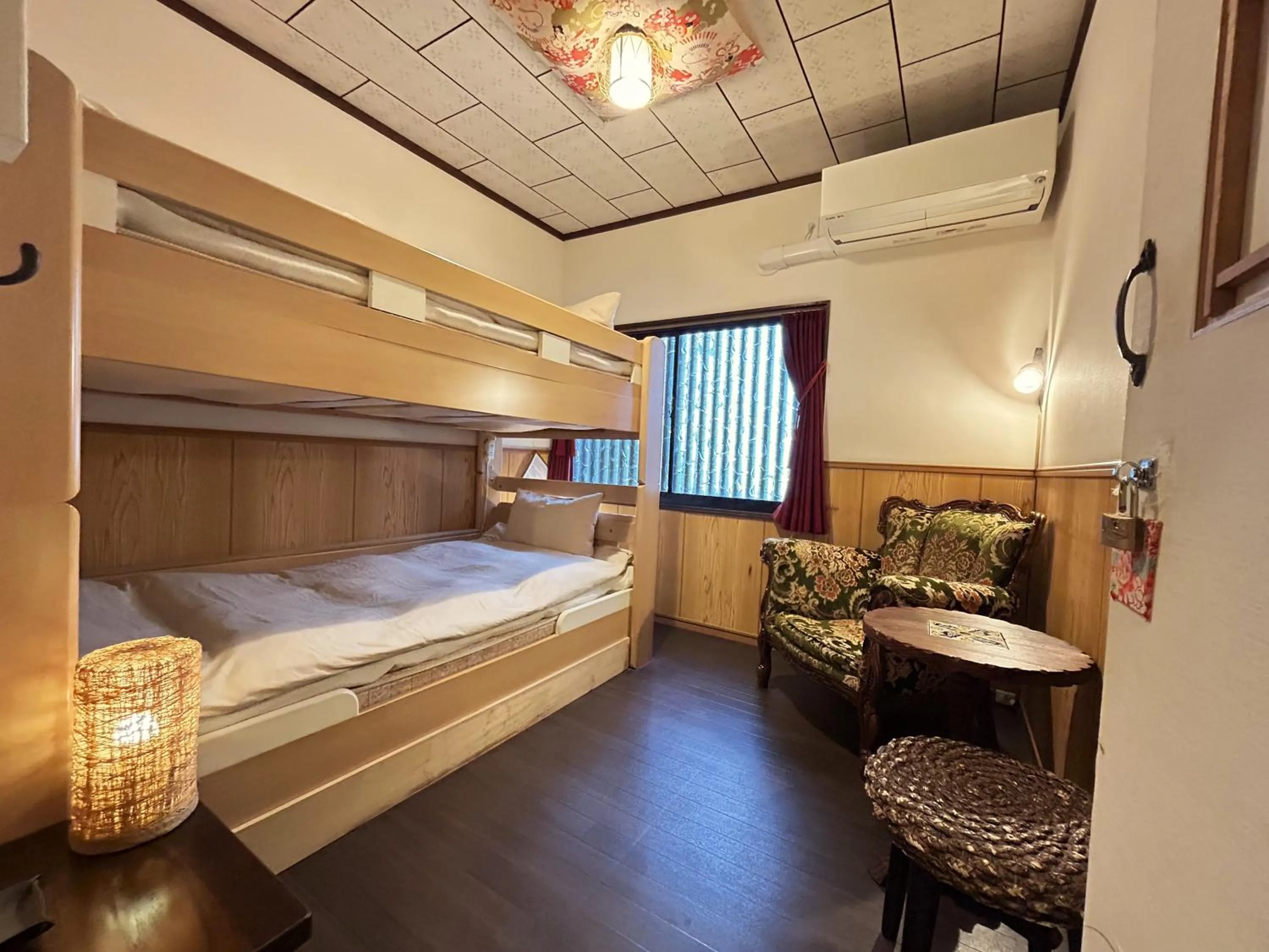 Twin Room with Bunk Bed and Shared Bathroom - single occupancy in Guest House Oumi