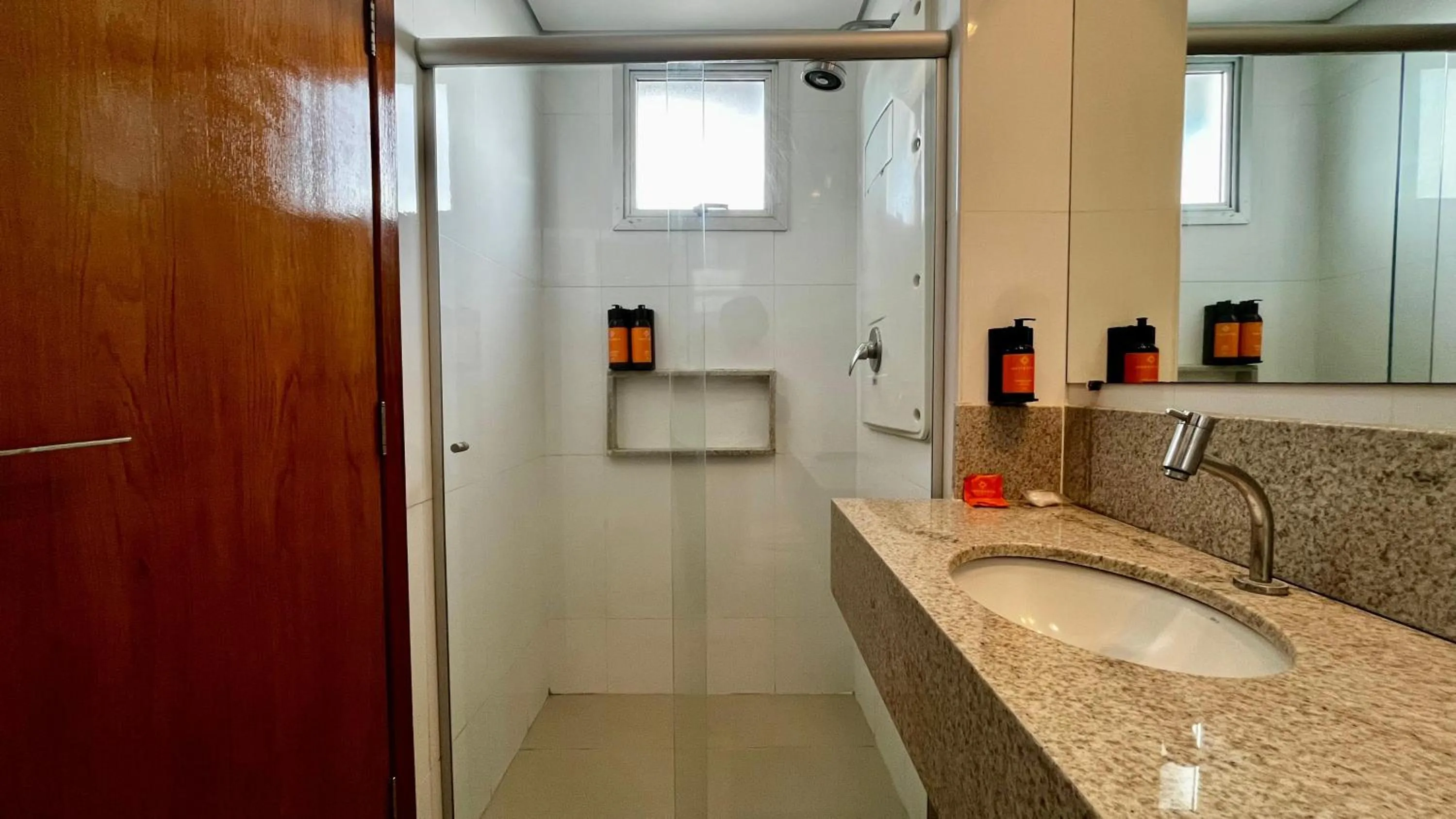 Standard Twin Room in Hotel Amsterdam Montes Claros