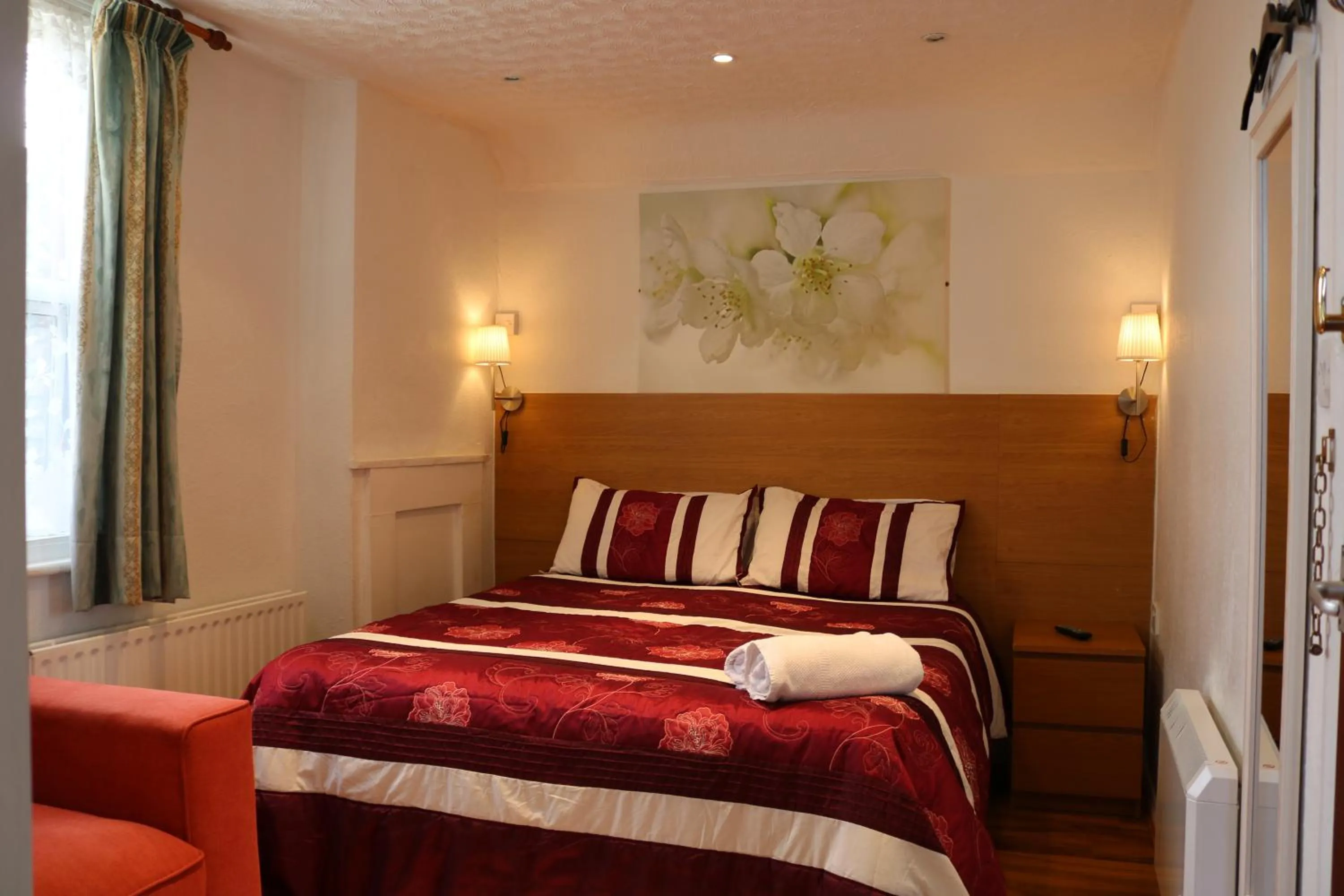 Deluxe Double or Twin Room in Anand Lodge