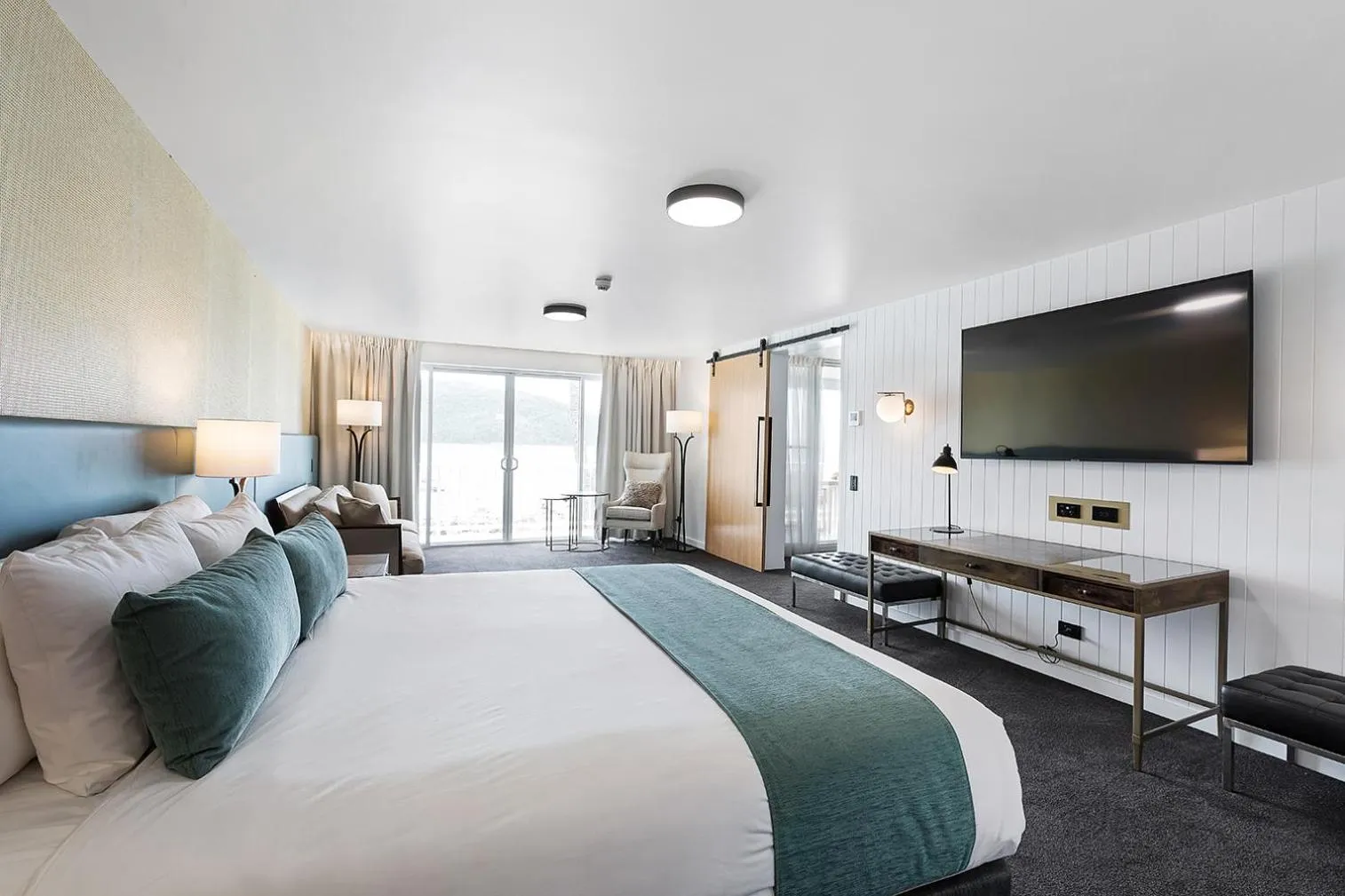 Vista King Suite in Daydream Island Resort