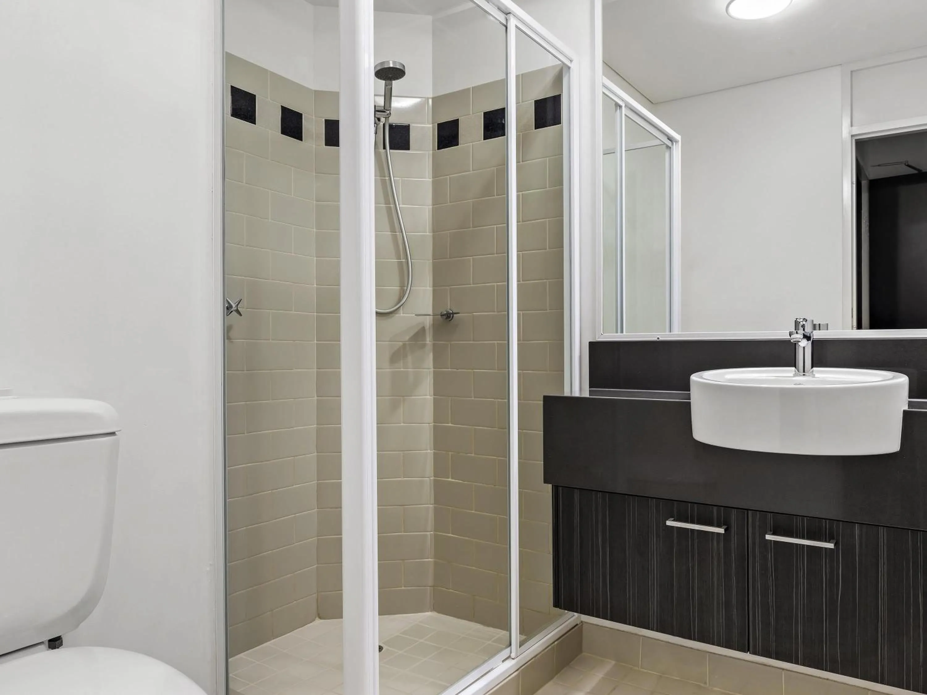 Hotel Room in Mantra on Hay Perth