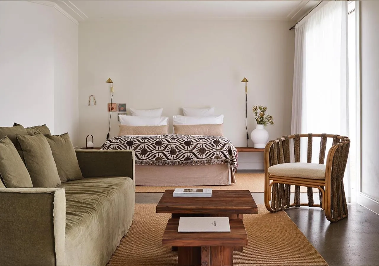 Garden Sunset Suite - Includes Breakfast, Parking and WiFi in Lancemore Milawa