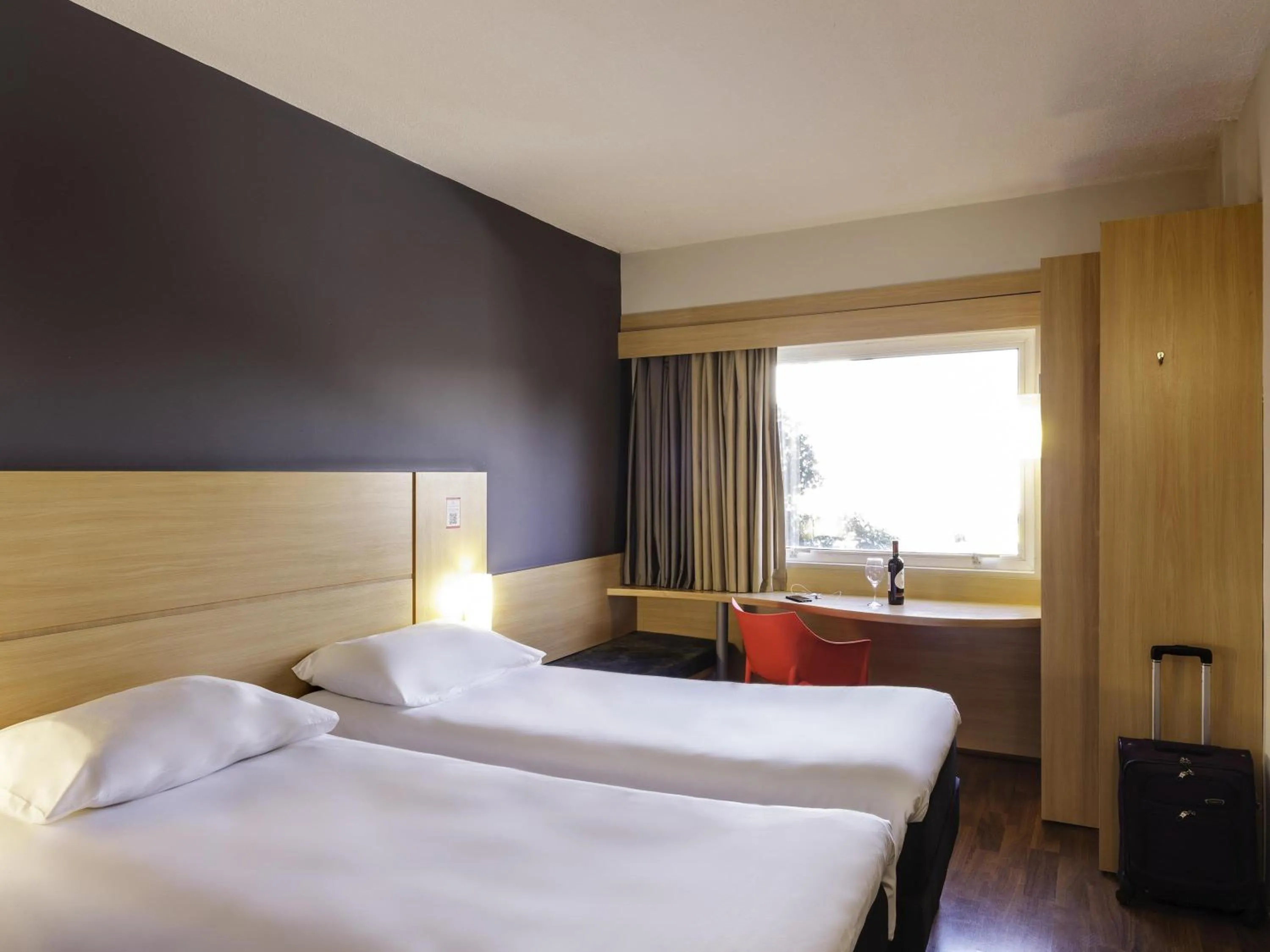 Standard Twin Room in ibis Sao Jose dos Campos Dutra