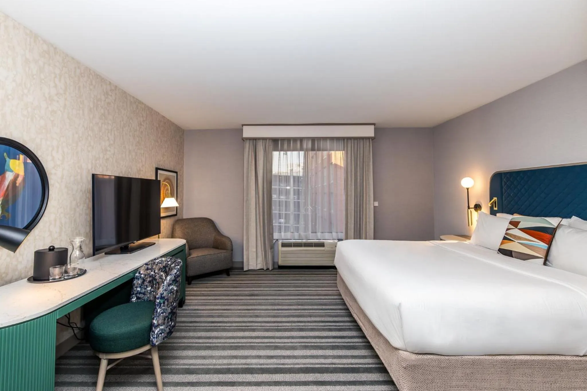 Standard King Room in Voco The Clair Cincinnati Downtown by IHG