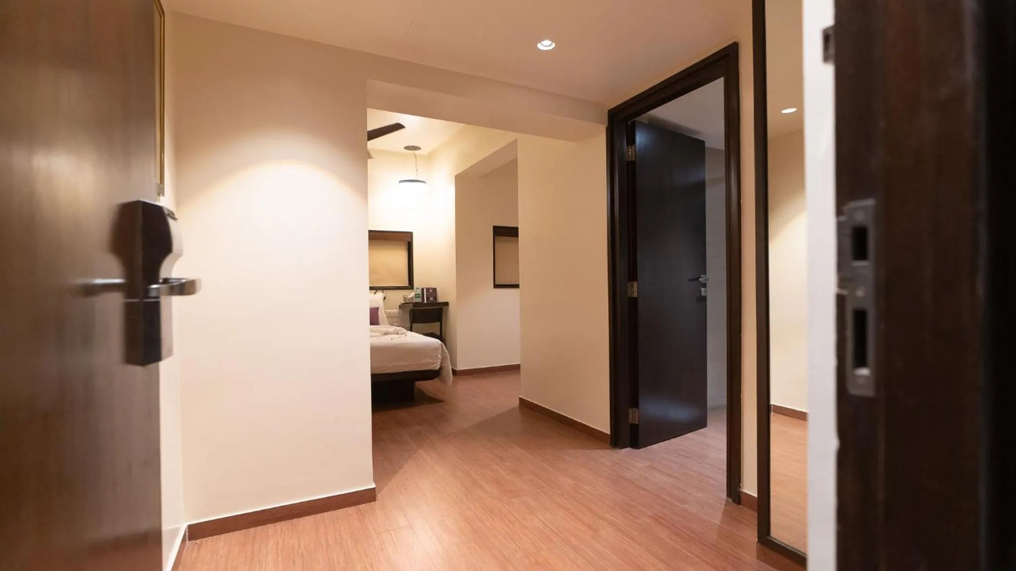 Superior Queen Room in 7 Apple Hotel Aurangabad