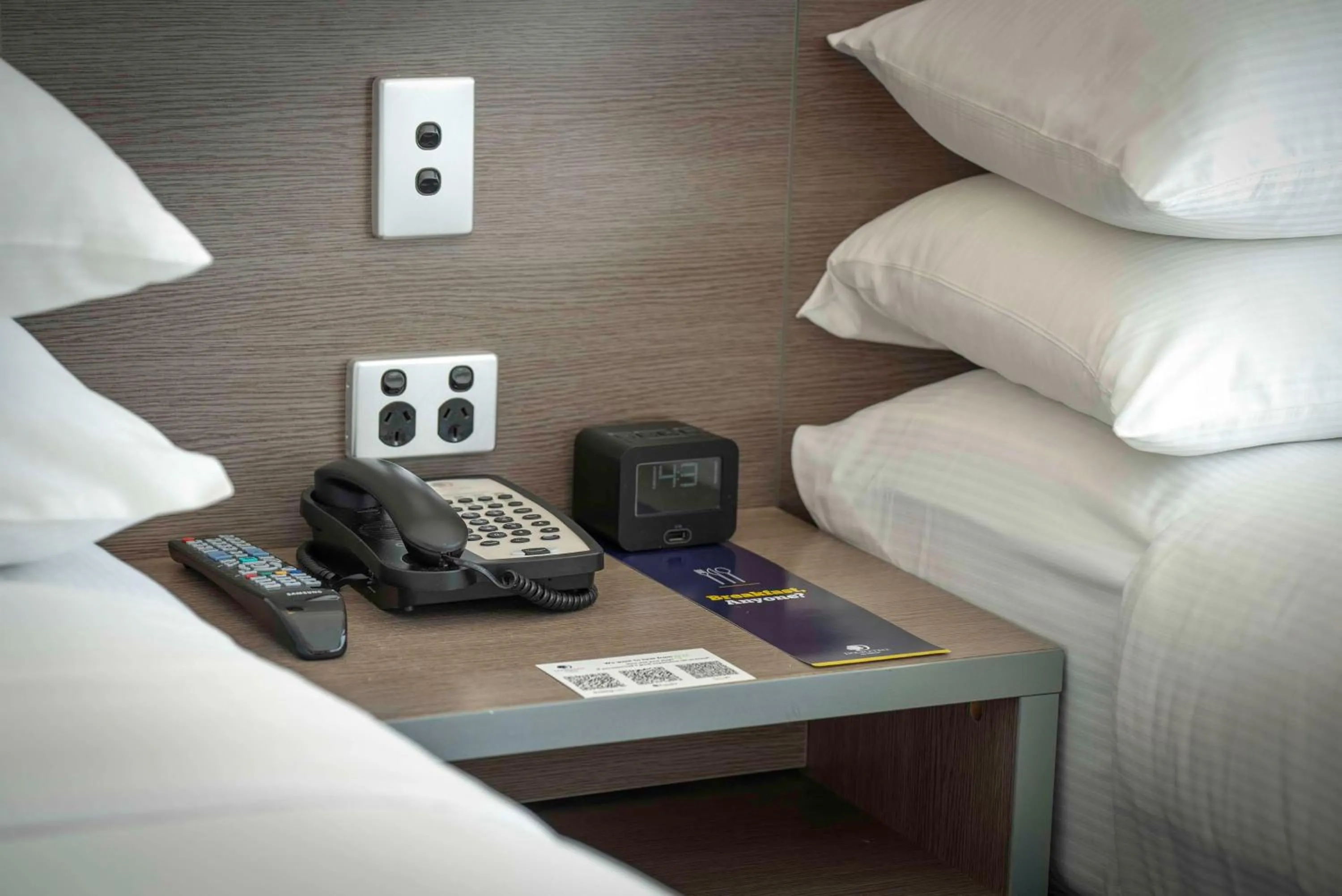 Deluxe Double Double Room with Sea View in DoubleTree by Hilton Cairns