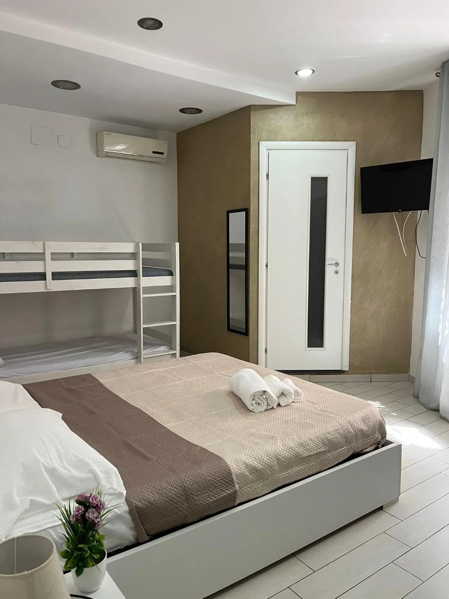 Superior Family Room in Family Room