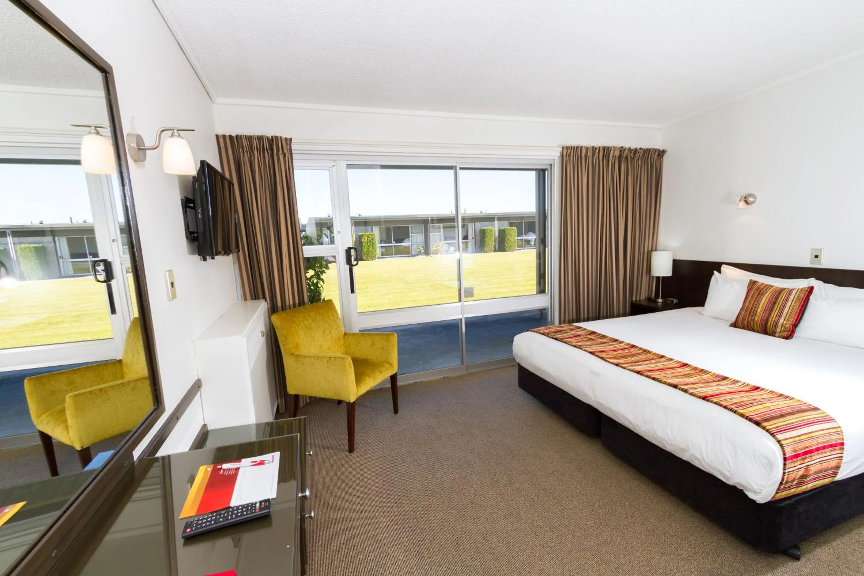 Three-Bedroom Family Room - single occupancy in Heartland Hotel Haast