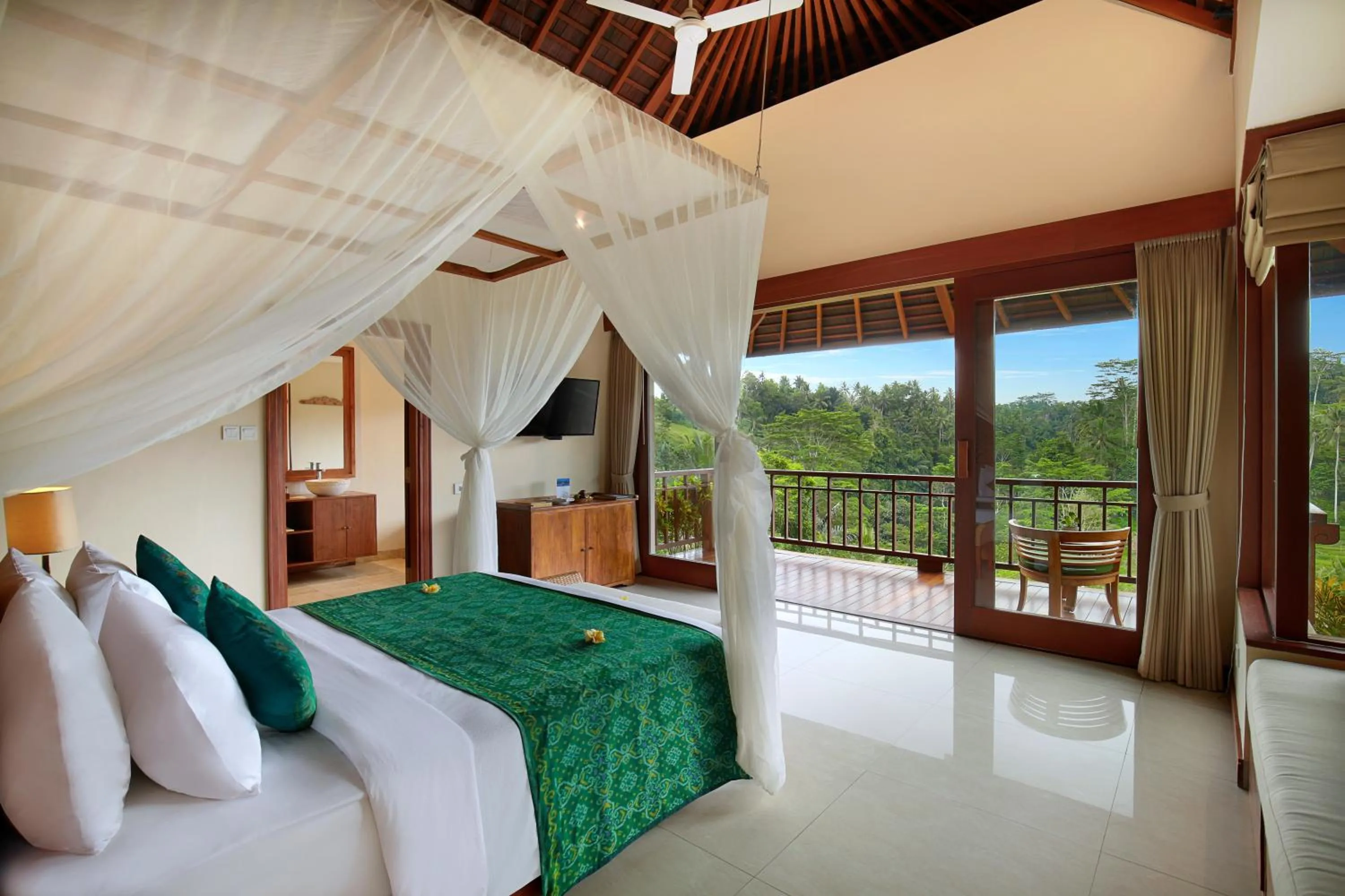 Deluxe Suite with New Year's Eve Dinner in Jannata Resort and Spa