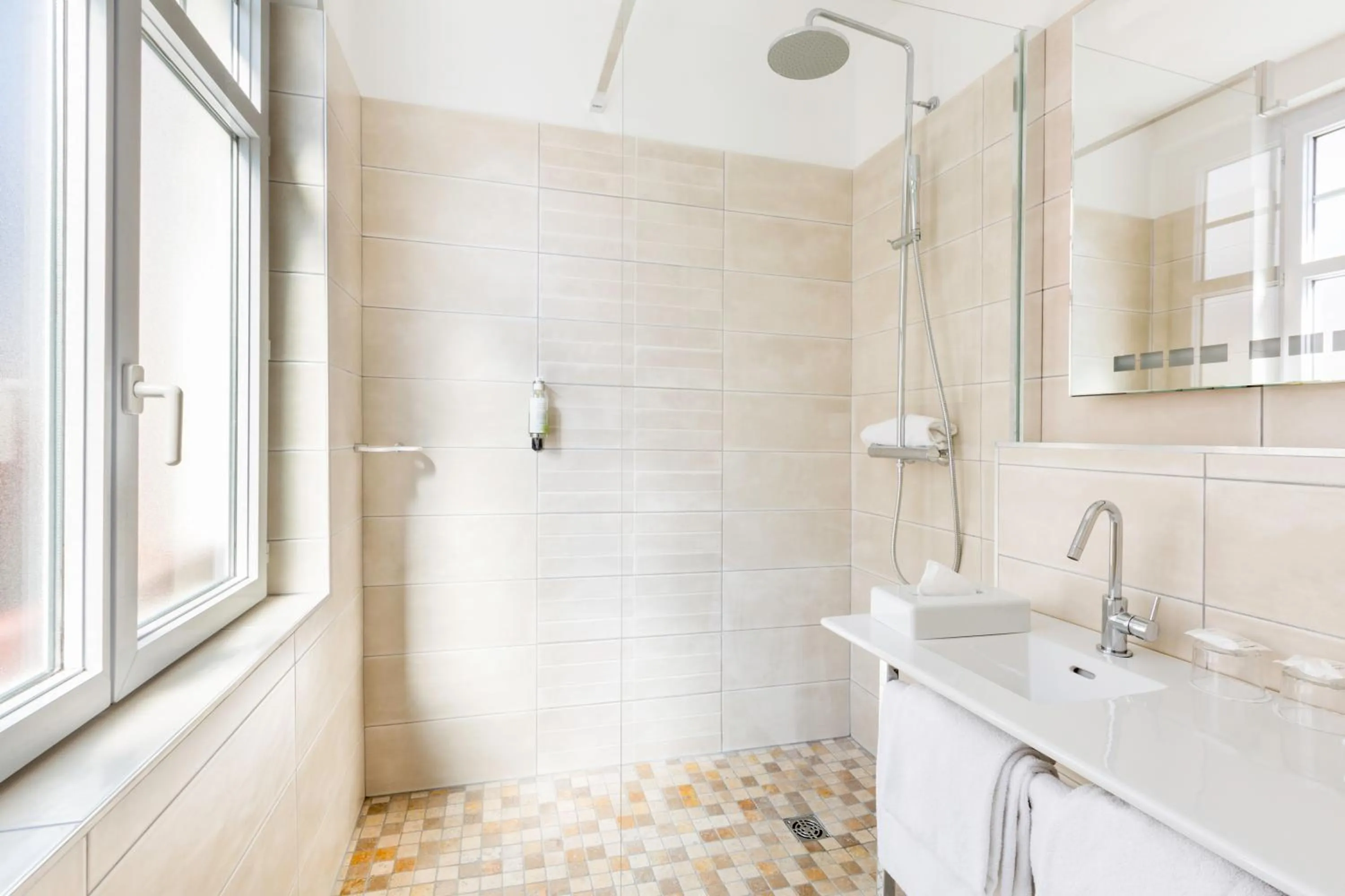 Comfort Queen Room in Hôtel Kemaris