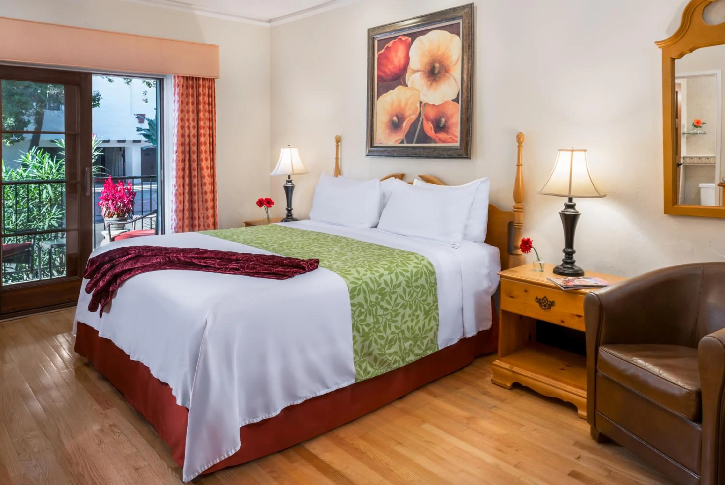 Deluxe King Room with Two Person Soaking Tub in The Eagle Inn