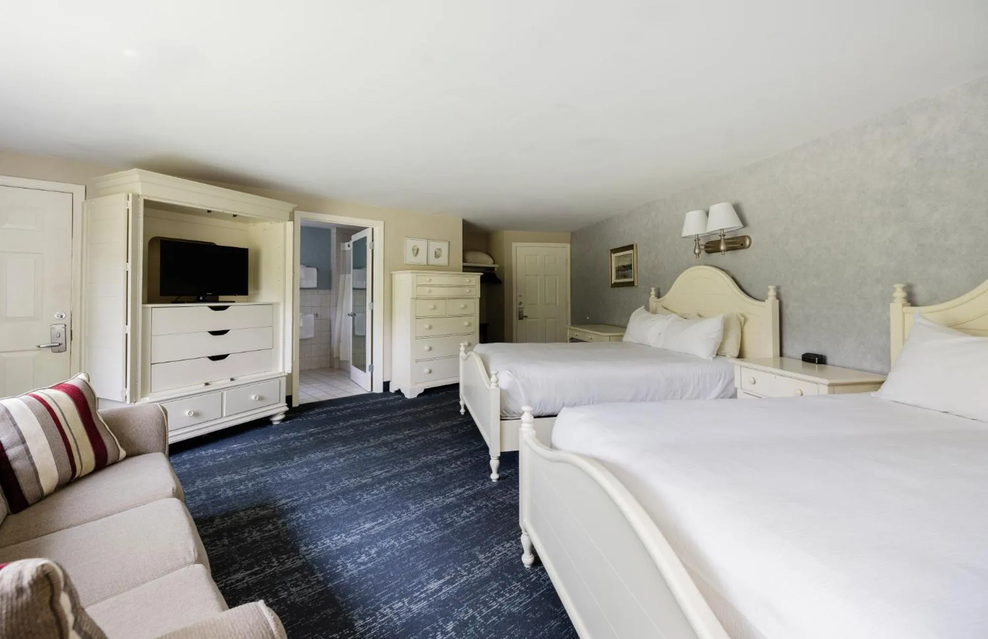 Premium Room with 2 Queens in Blue Rock Resort