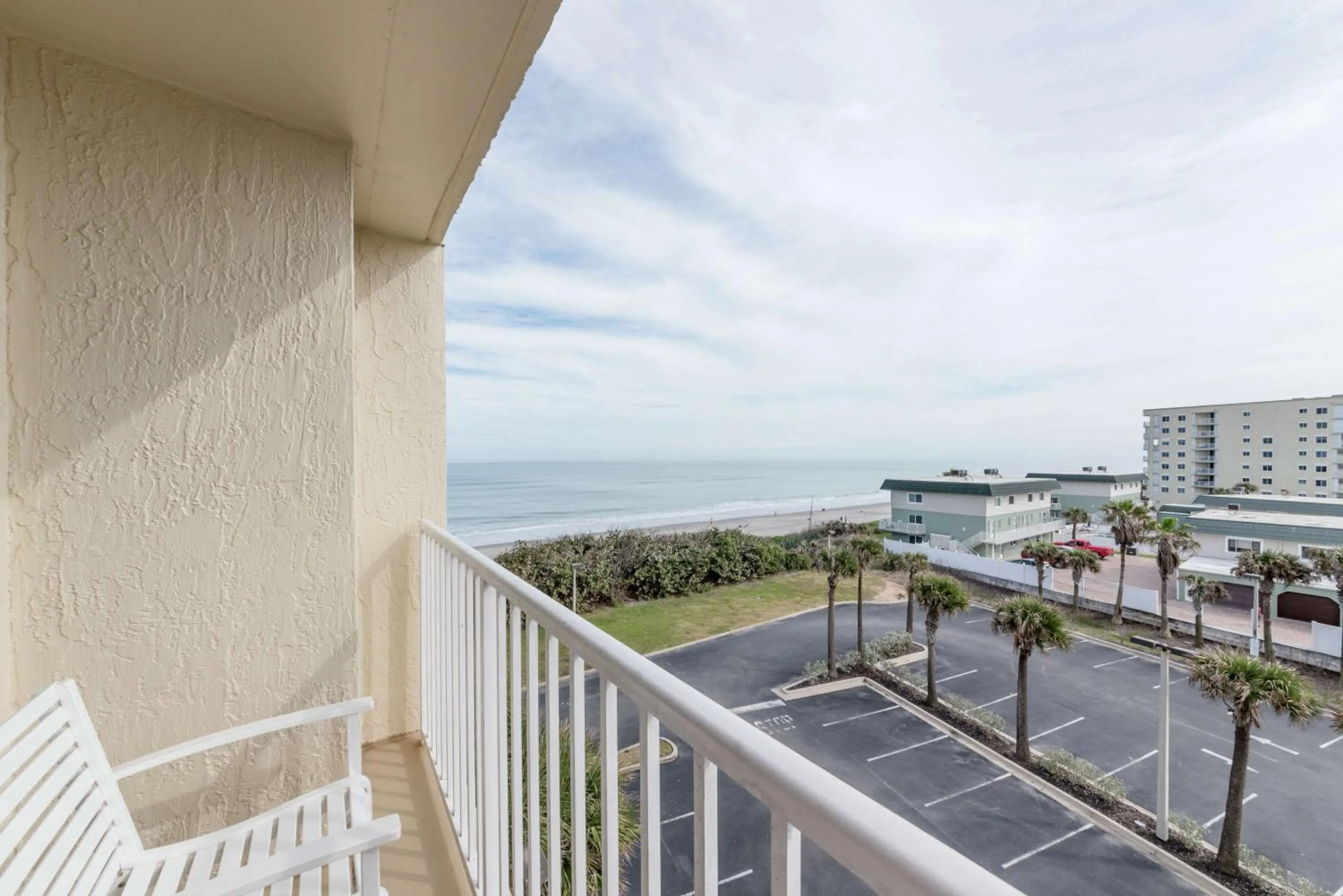 Queen Room with Two Queen Beds, Balcony and Ocean View in Hilton Melbourne Beach Oceanfront